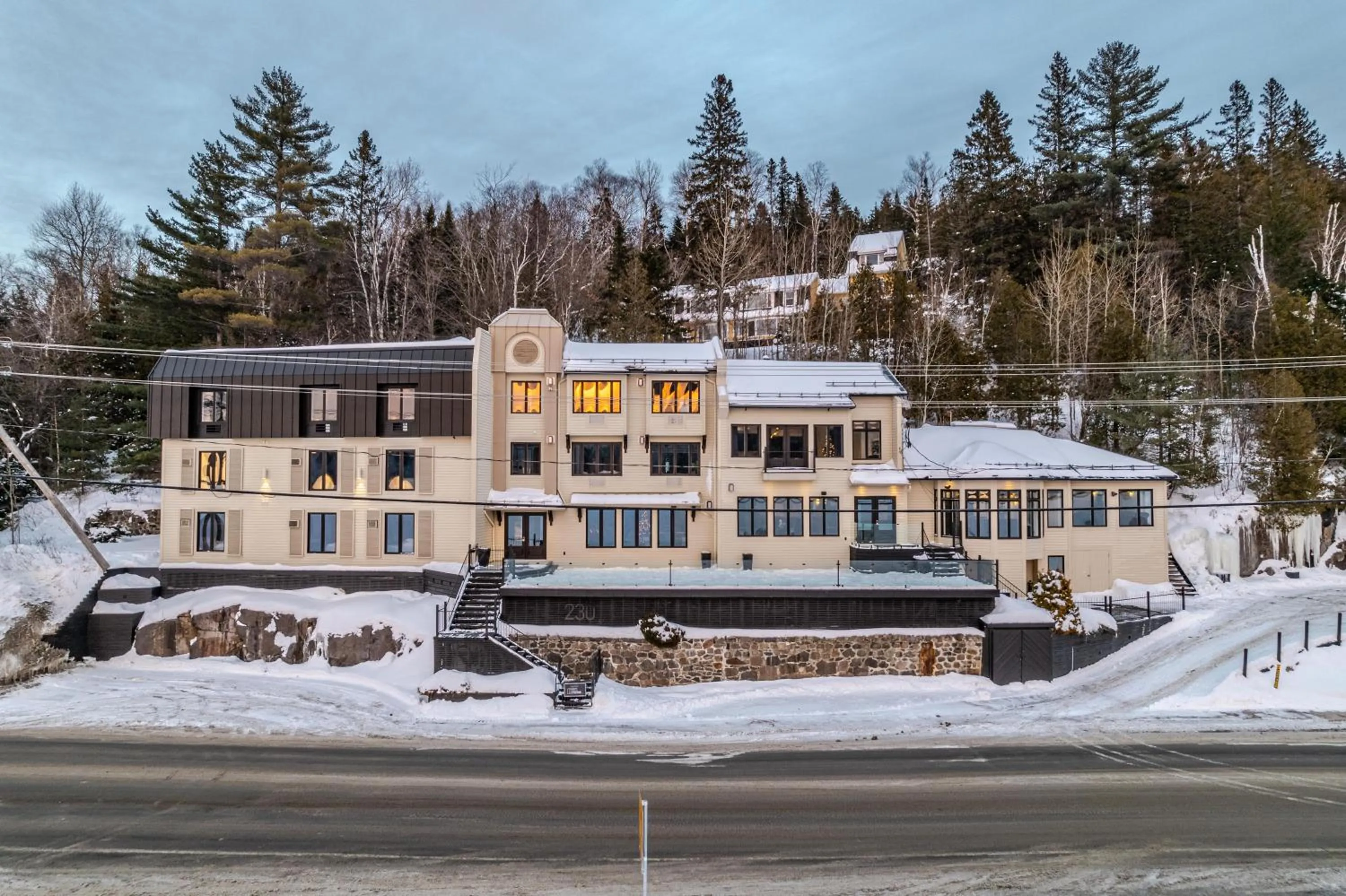 Property building in Auberge du Lac des Sables