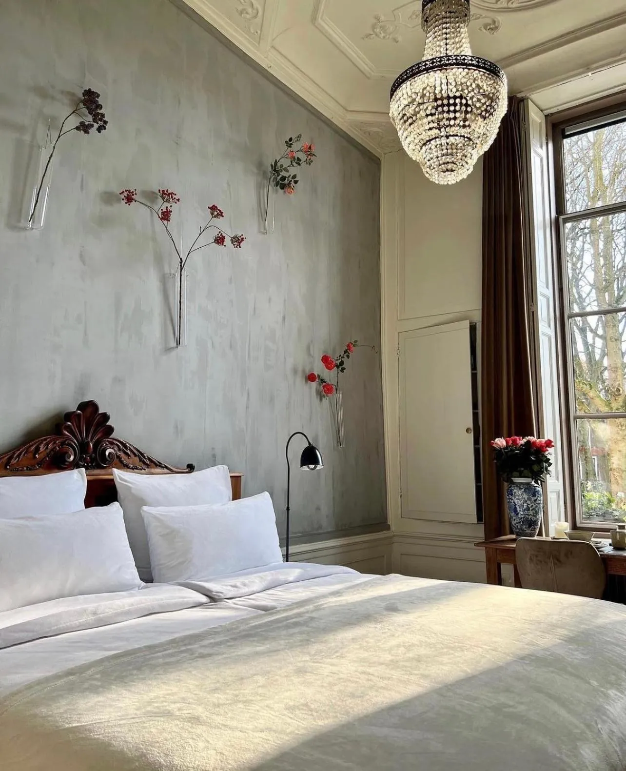 Bed in Logies aan de Dam