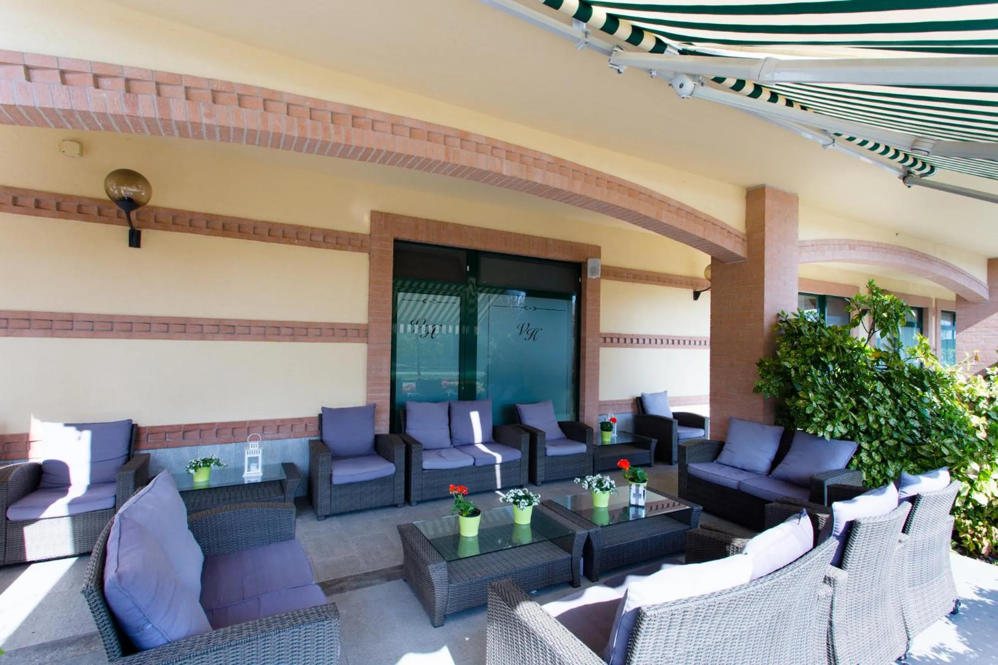 Patio in Vald Hotel
