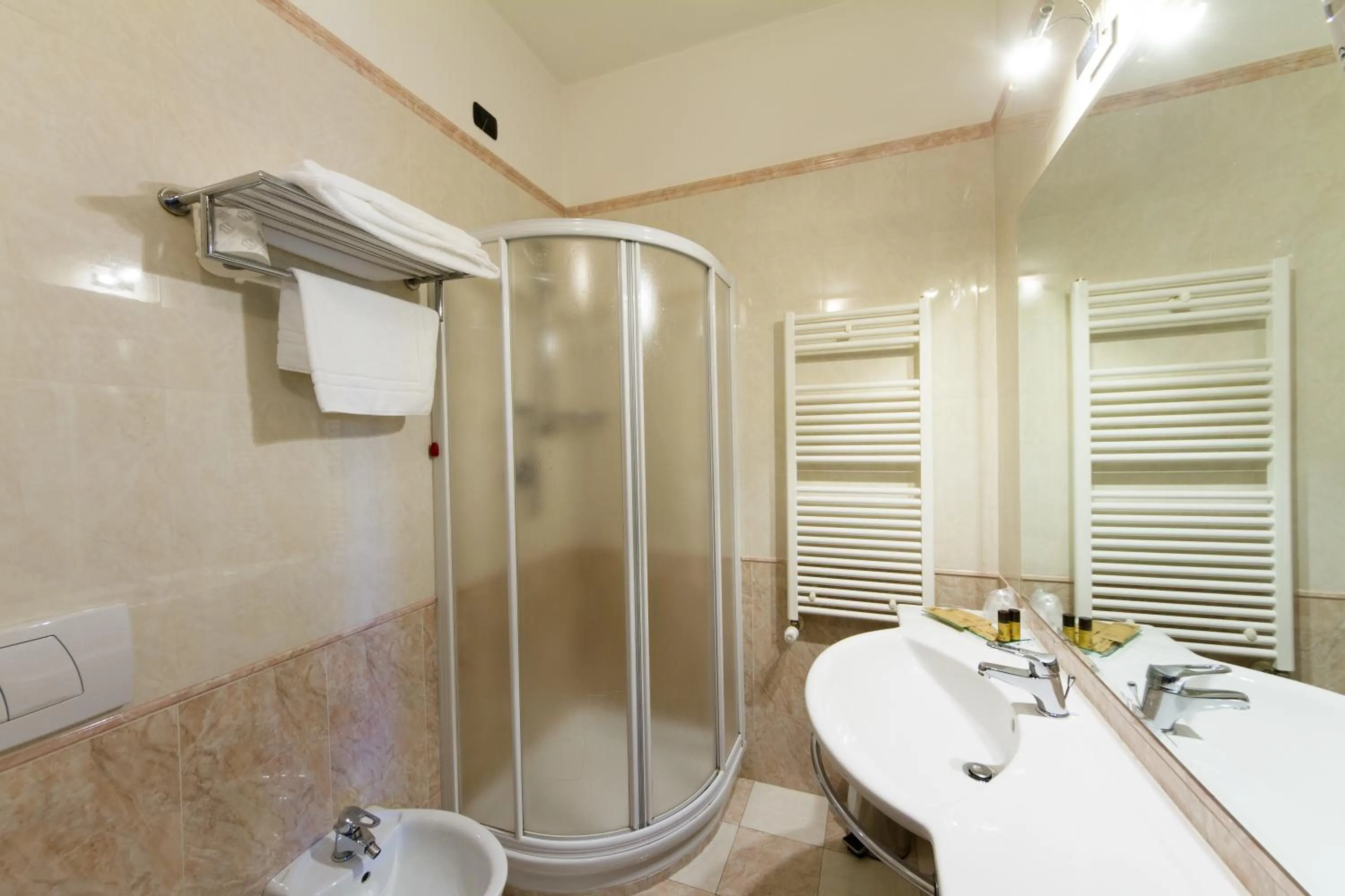 Shower in Vald Hotel