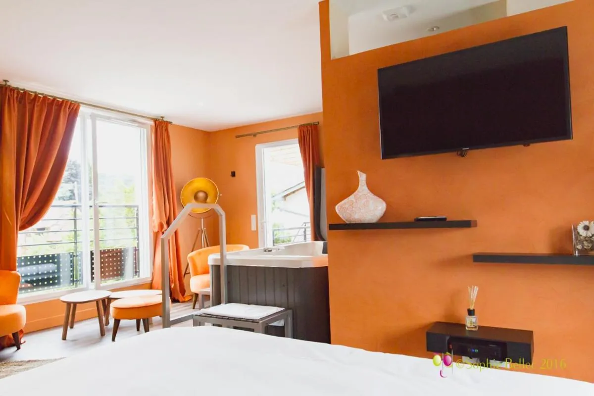 Text overlay, Bed in L'Hostellerie d'Acquigny