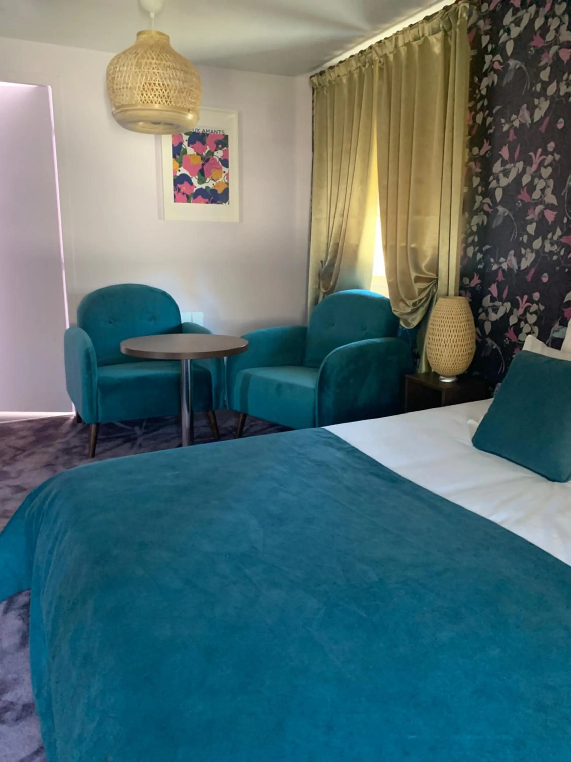 Bed in L'Hostellerie d'Acquigny