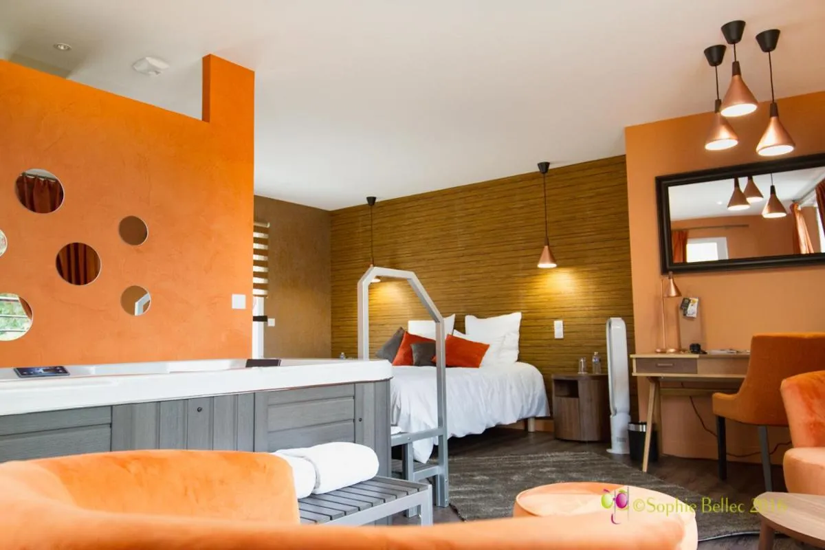 Photo of the whole room, Bed in L'Hostellerie d'Acquigny