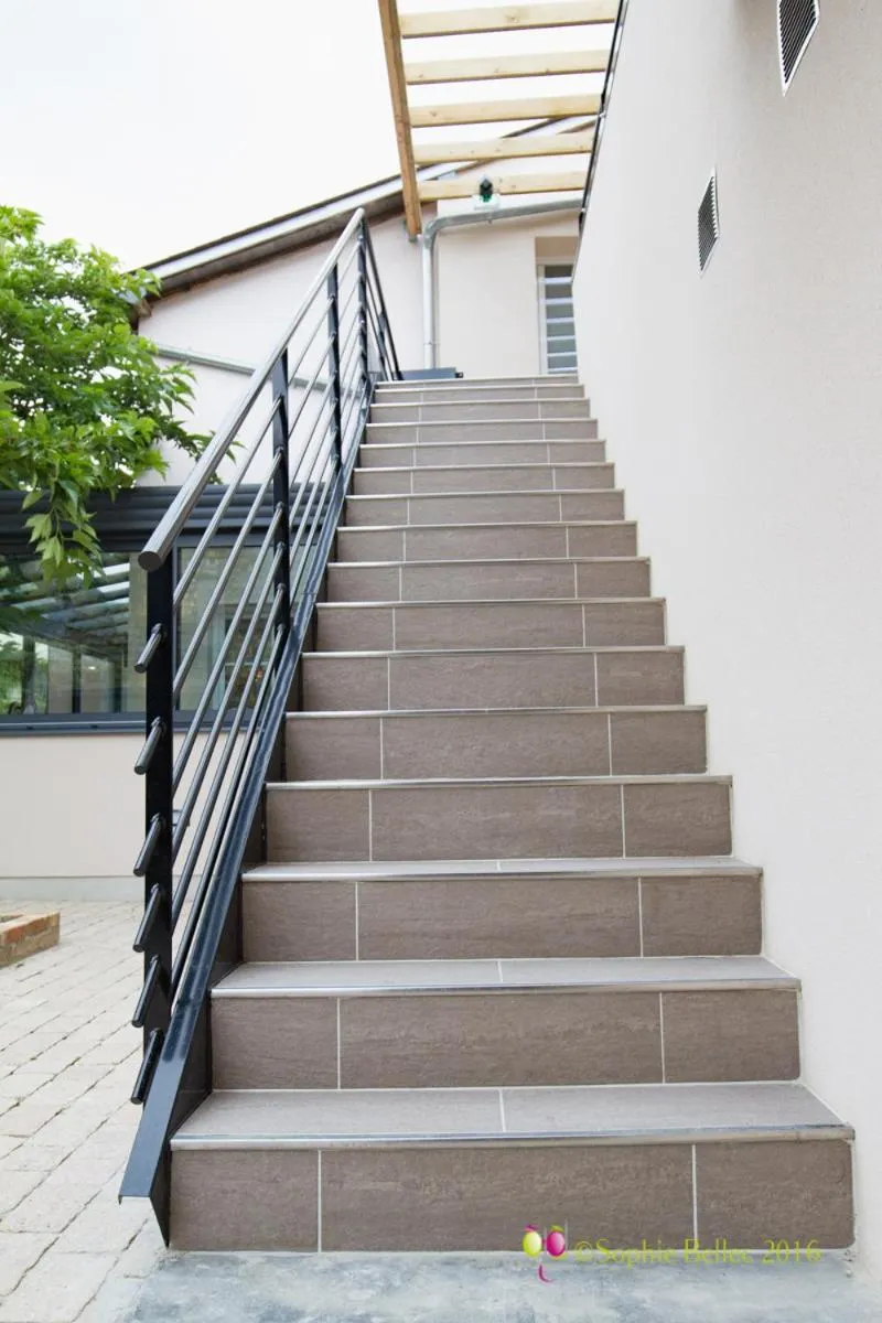 Text overlay in L'Hostellerie d'Acquigny