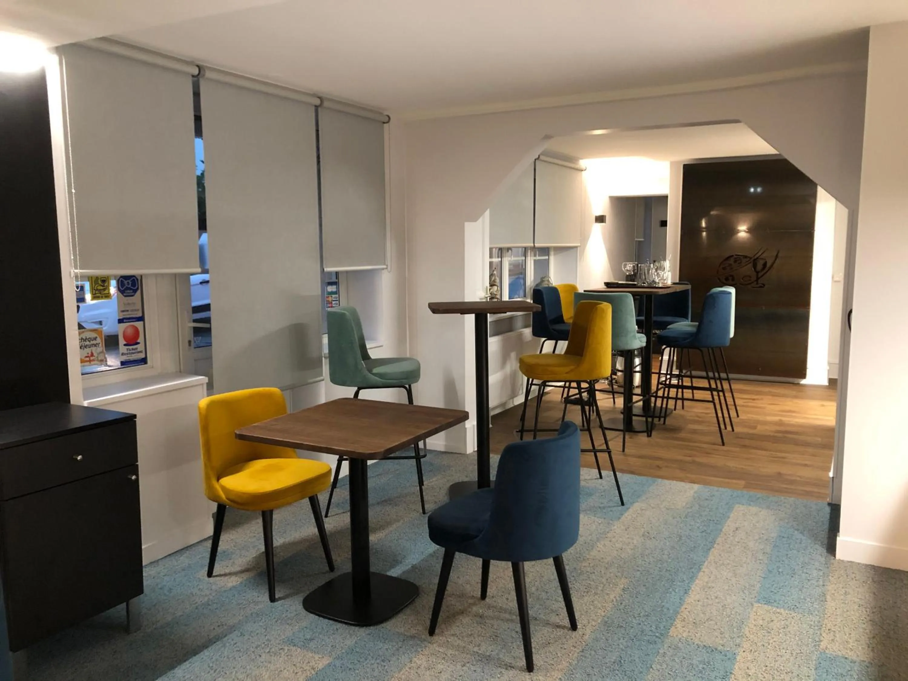 Restaurant/places to eat in L'Hostellerie d'Acquigny