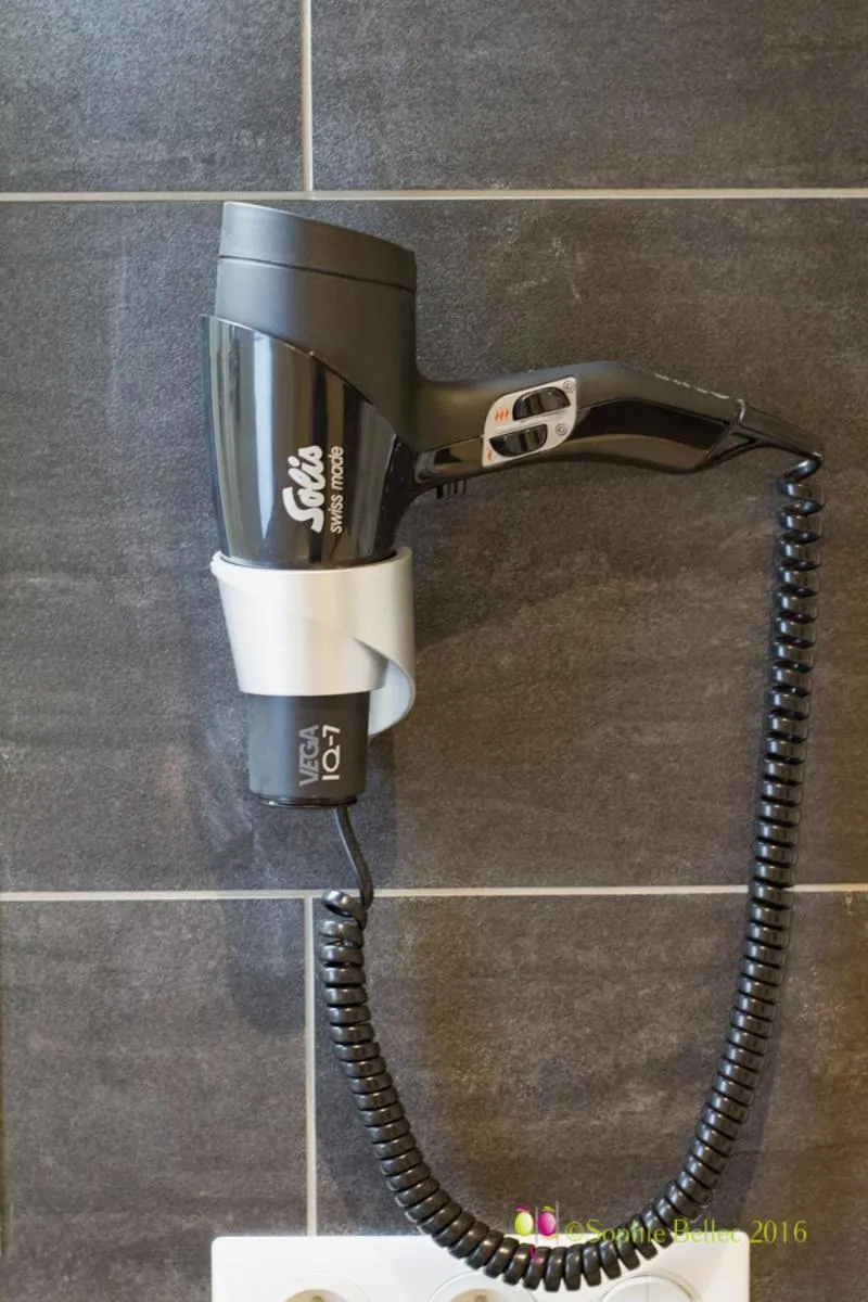 Bathroom in L'Hostellerie d'Acquigny