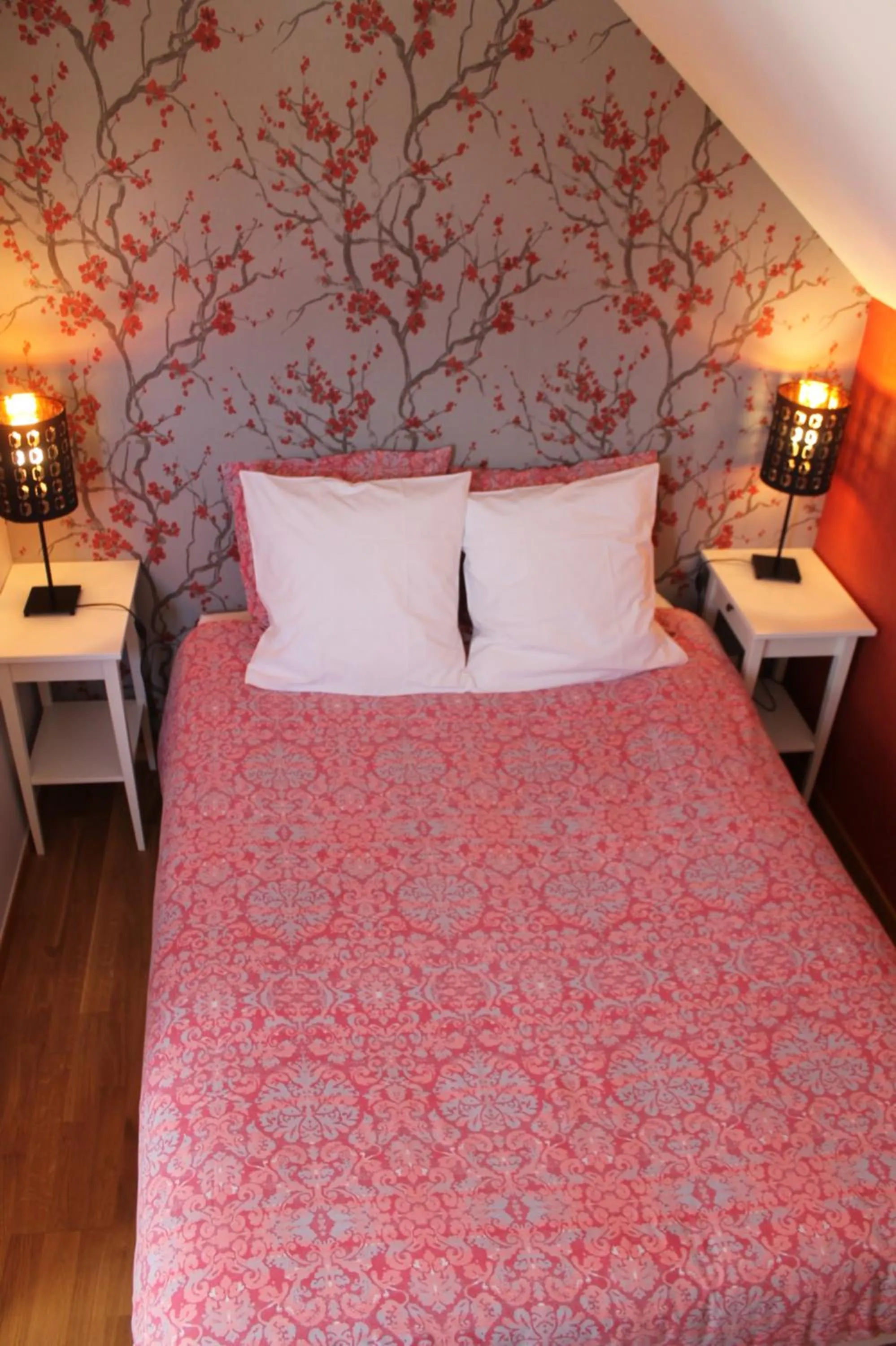 Bed in L'Hostellerie d'Acquigny