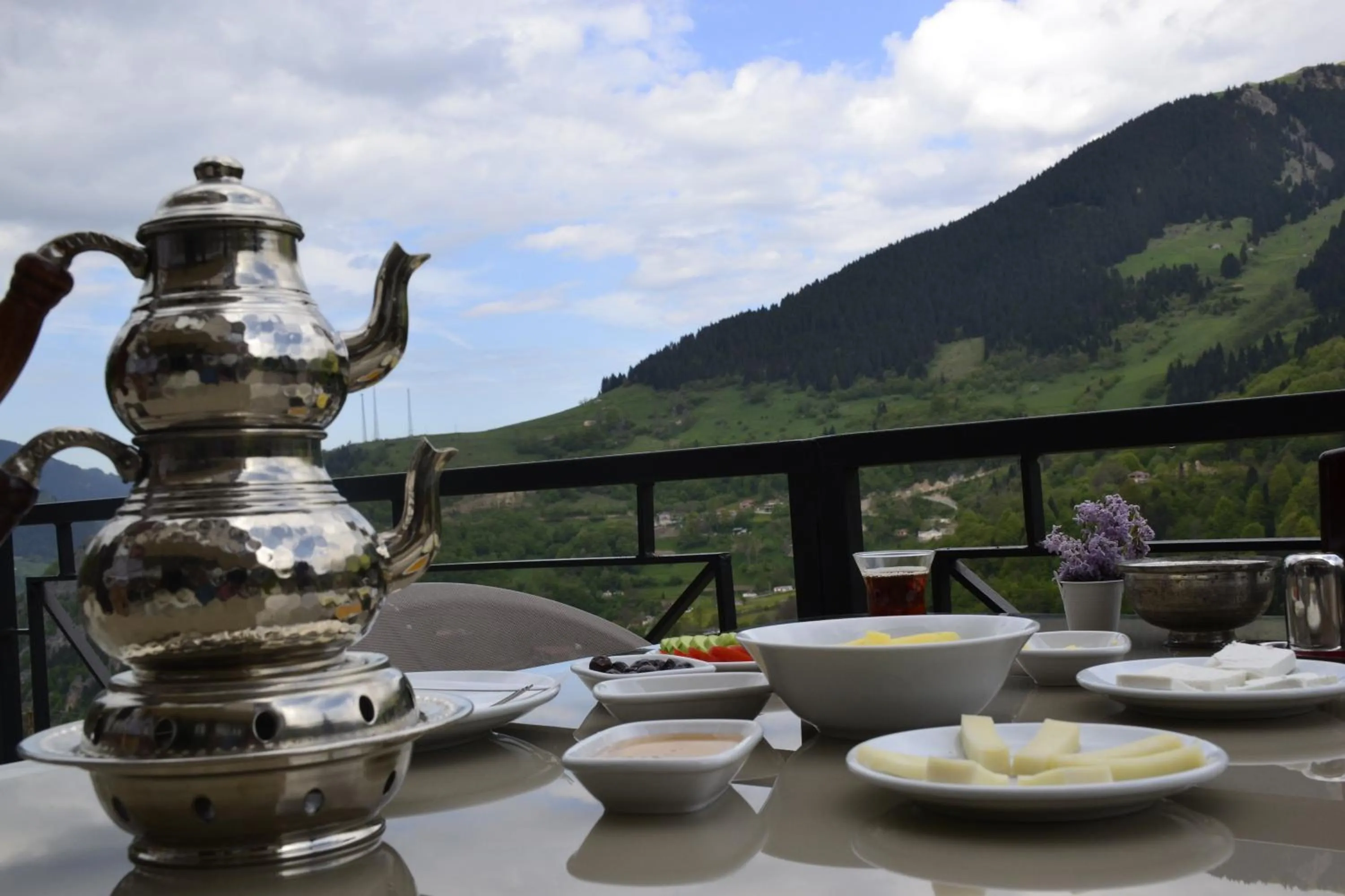 Food and drinks in Alya Teras Otel