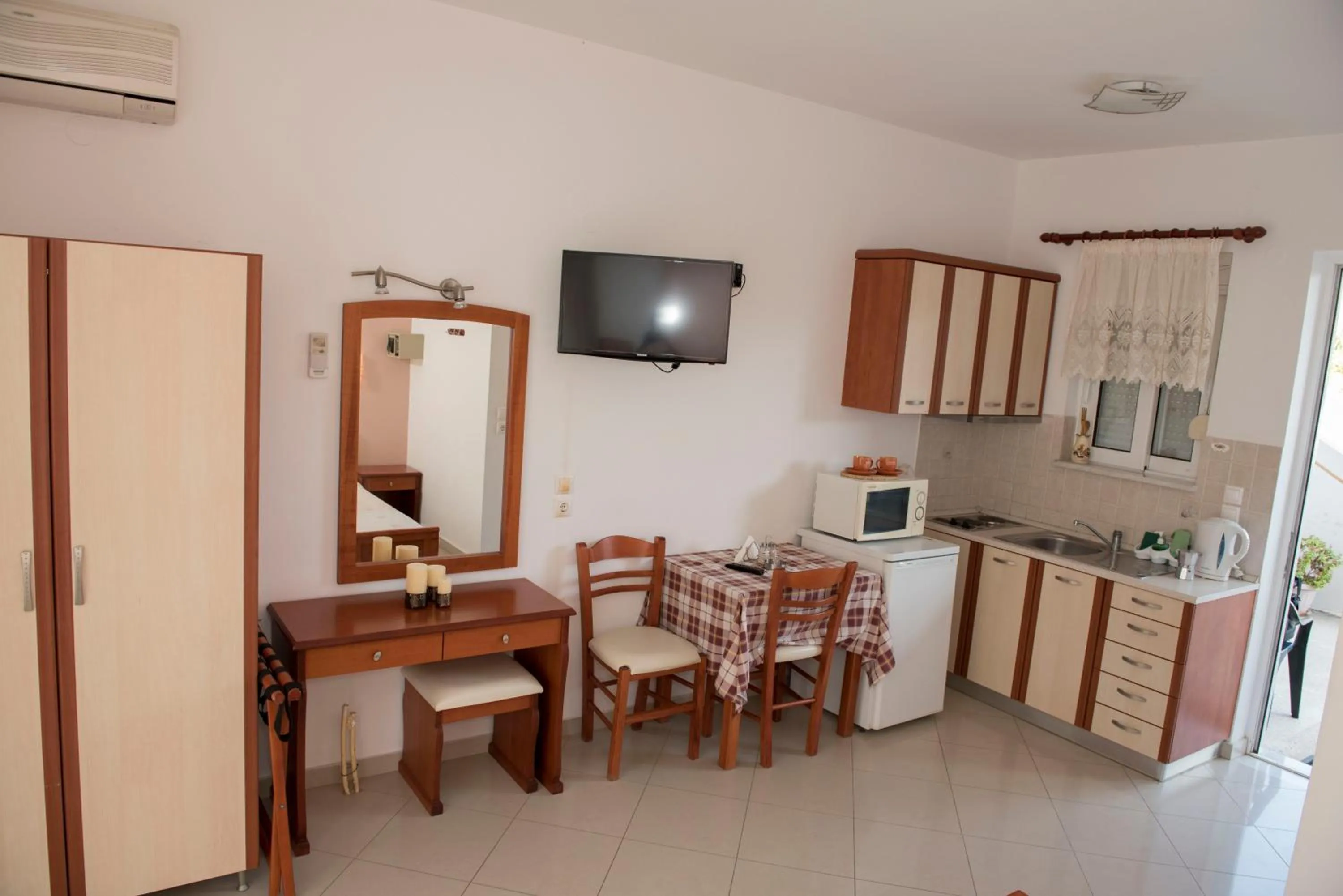 Coffee/tea facilities in Nephele Apartments