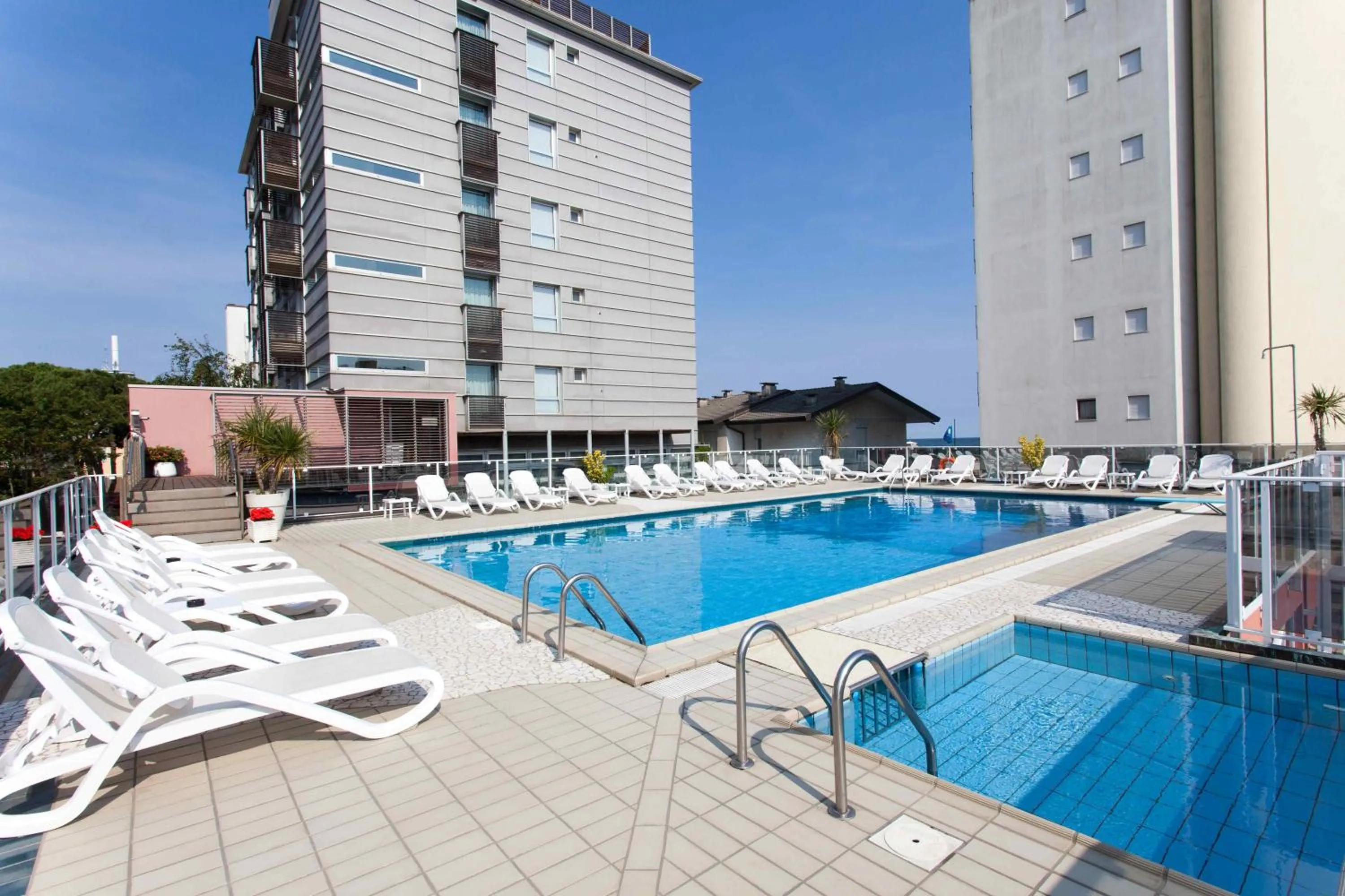 Swimming pool in Hotel Rosanna 3 Stelle Superior