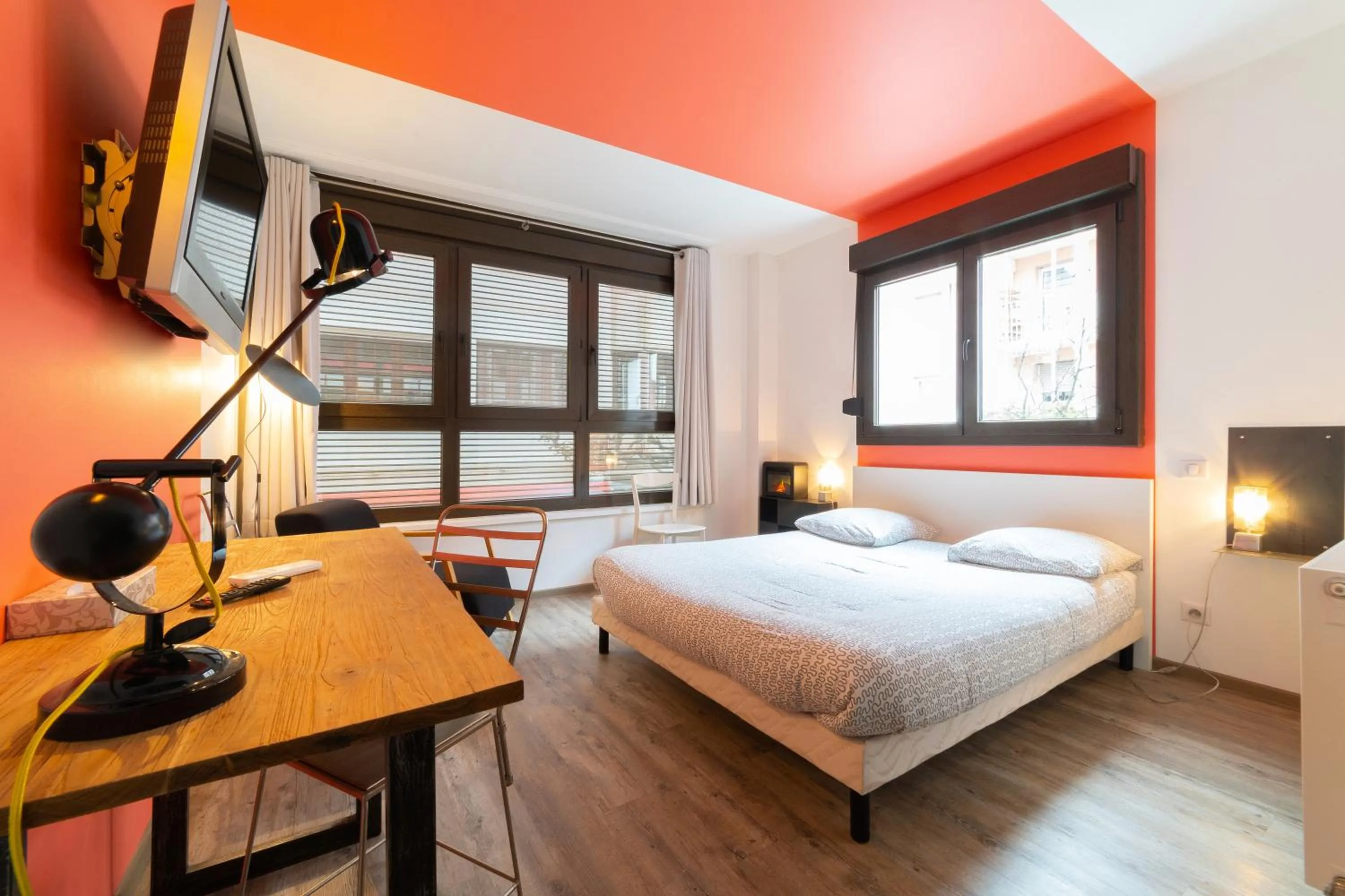 Bed in Maison Mondrian