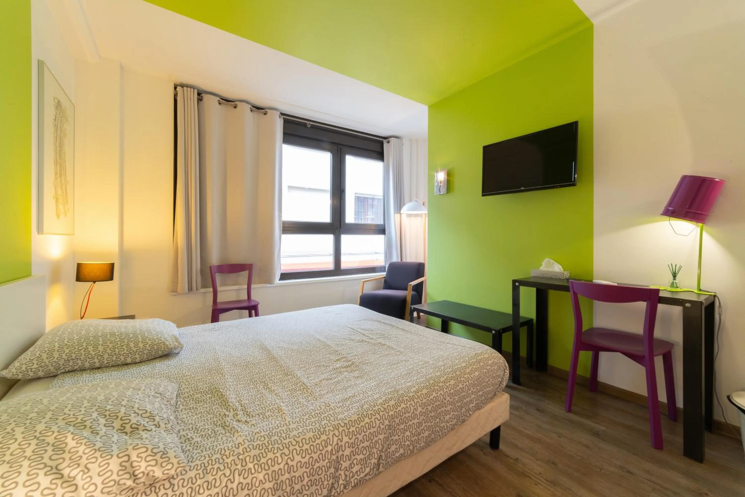 Bed in Maison Mondrian