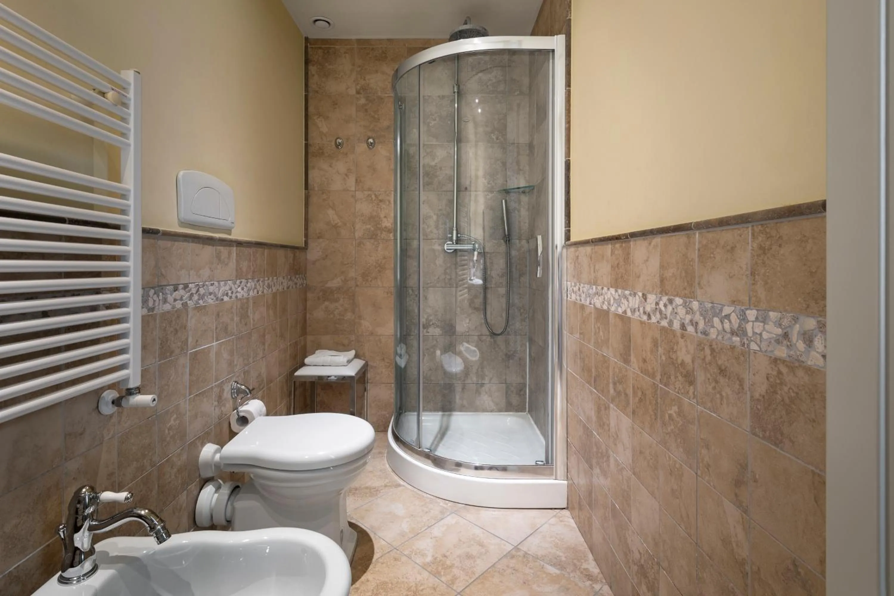 Shower in LHP Certaldo Resort