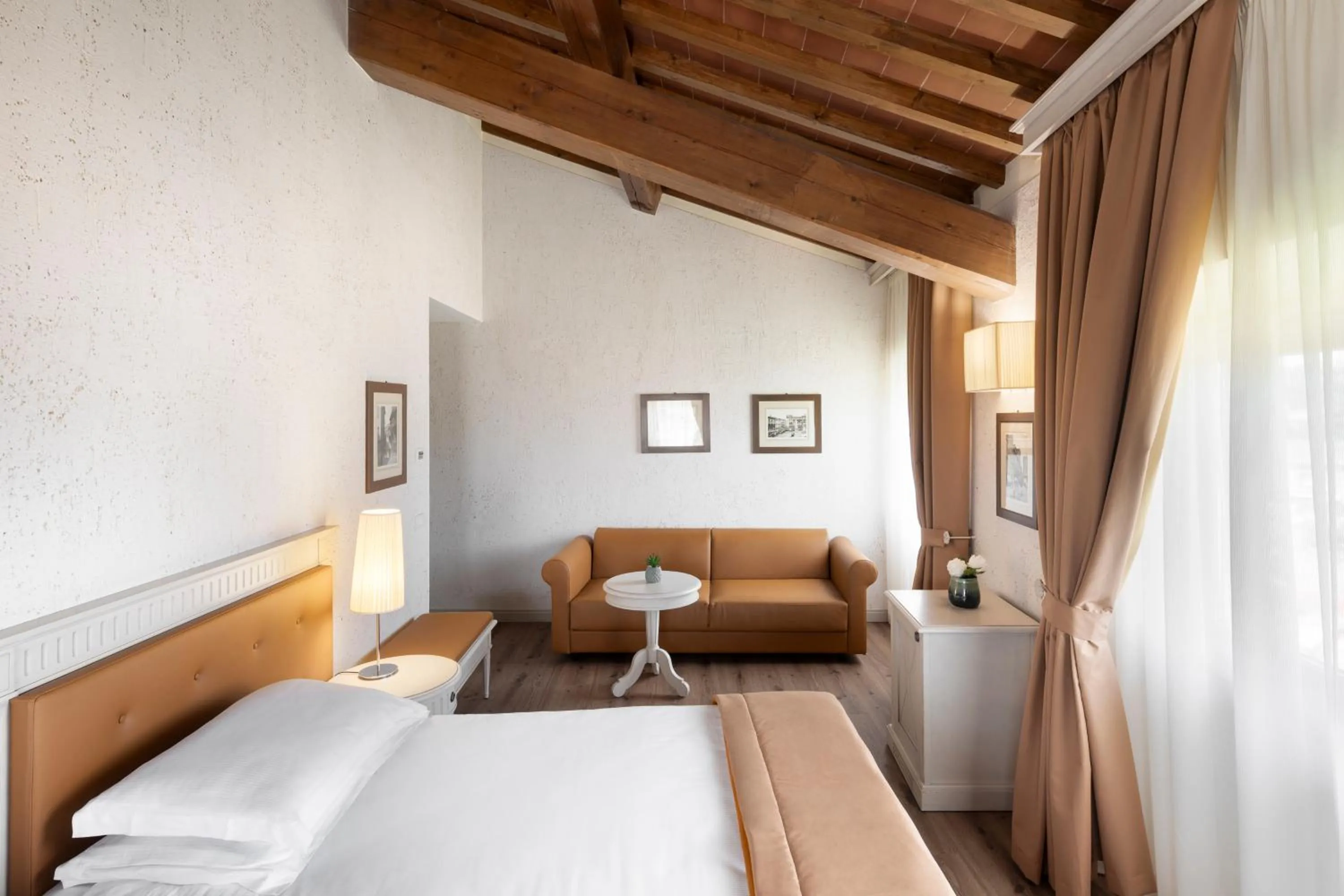 Photo of the whole room, Bed in LHP Certaldo Resort