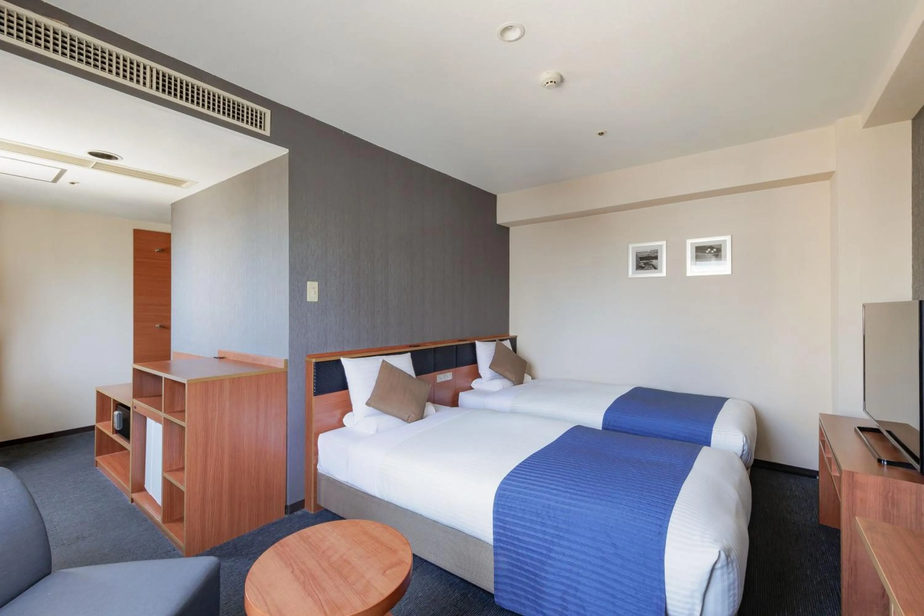 Photo of the whole room, Bed in HOTEL MYSTAYS Nagoya Sakae
