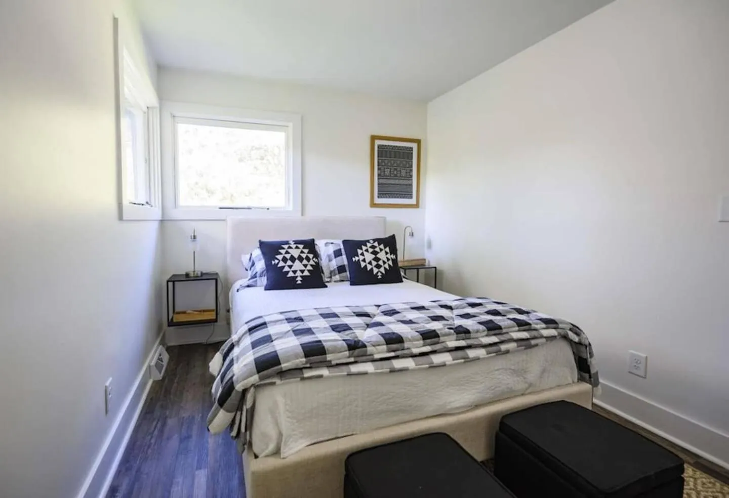 Bed in Gorgeous Renovated Home With Large & Private Lot