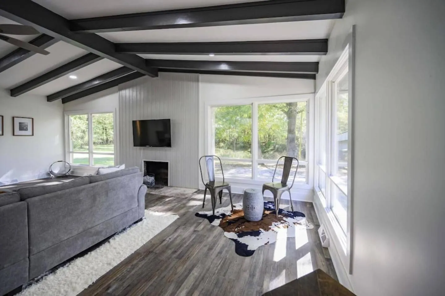 Gorgeous Renovated Home With Large & Private Lot