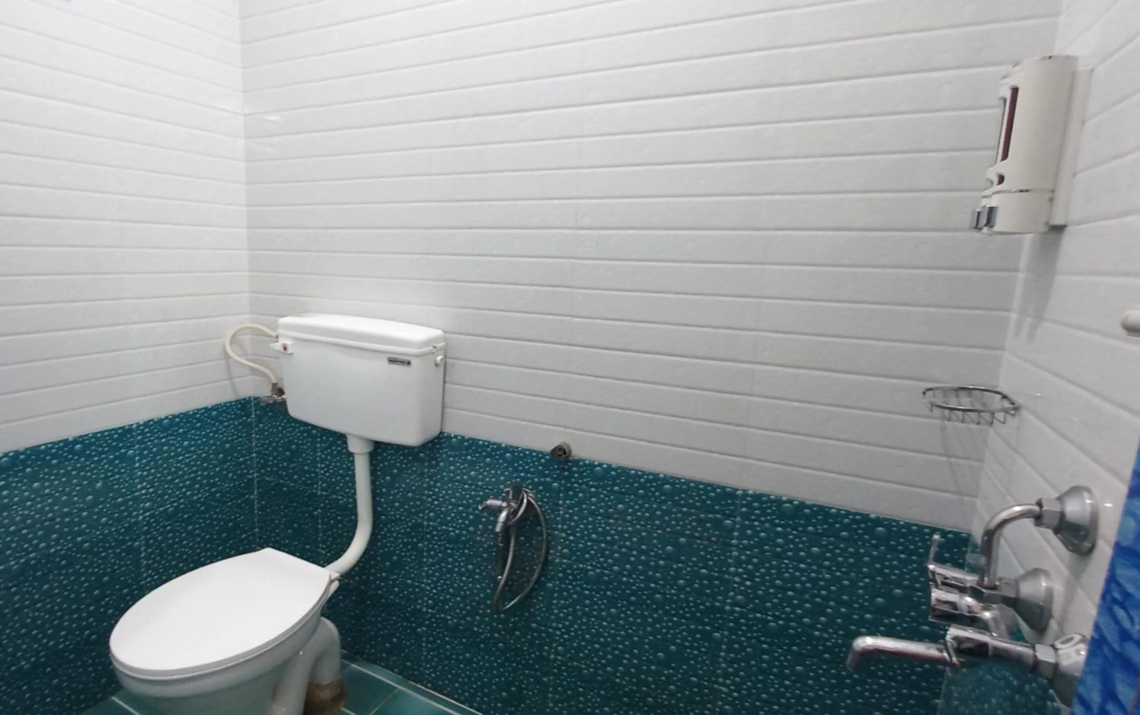 Bathroom in iSTAYS - Loop Road, Yercaud