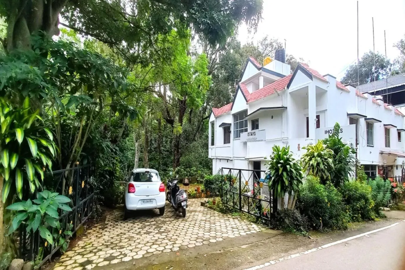 Property building in iSTAYS - Loop Road, Yercaud