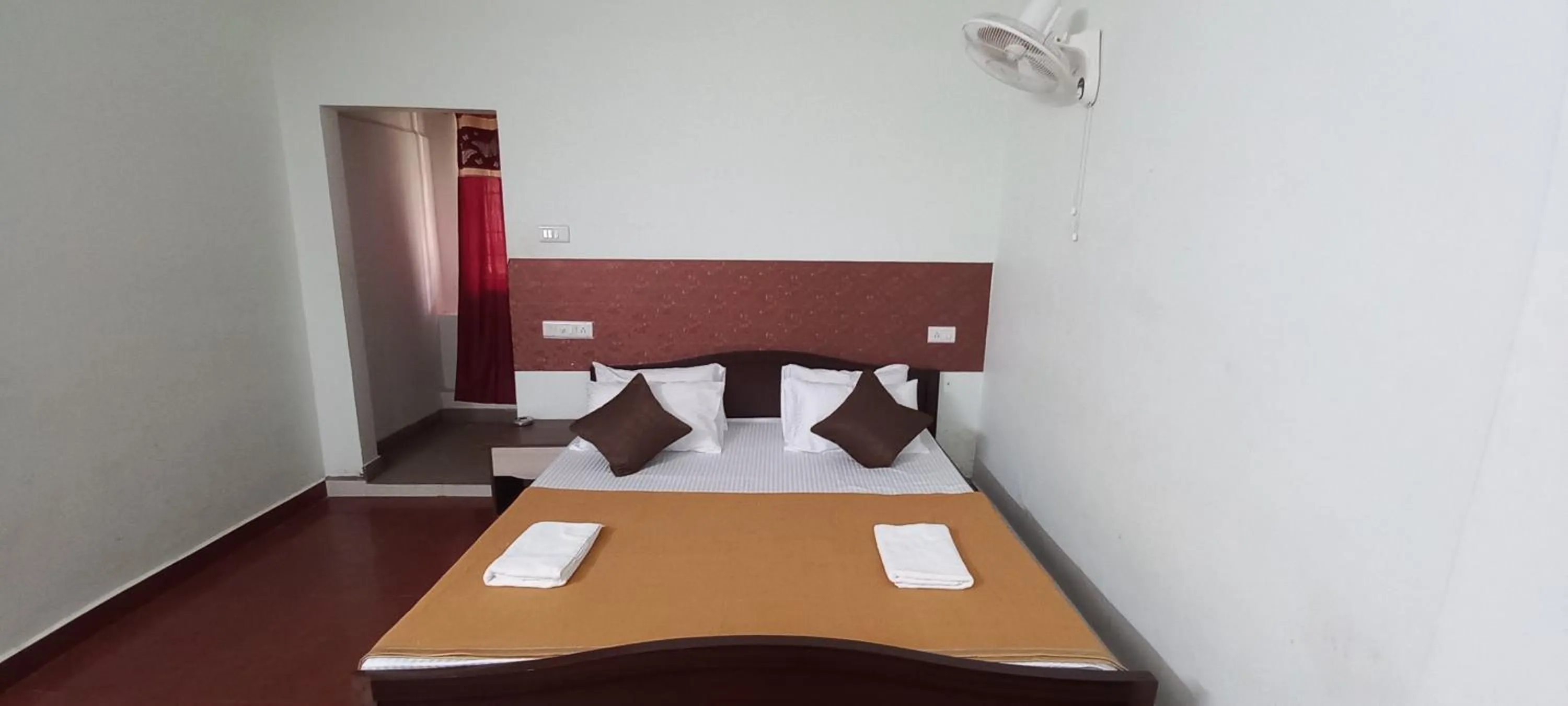 Bed in iSTAYS - Loop Road, Yercaud