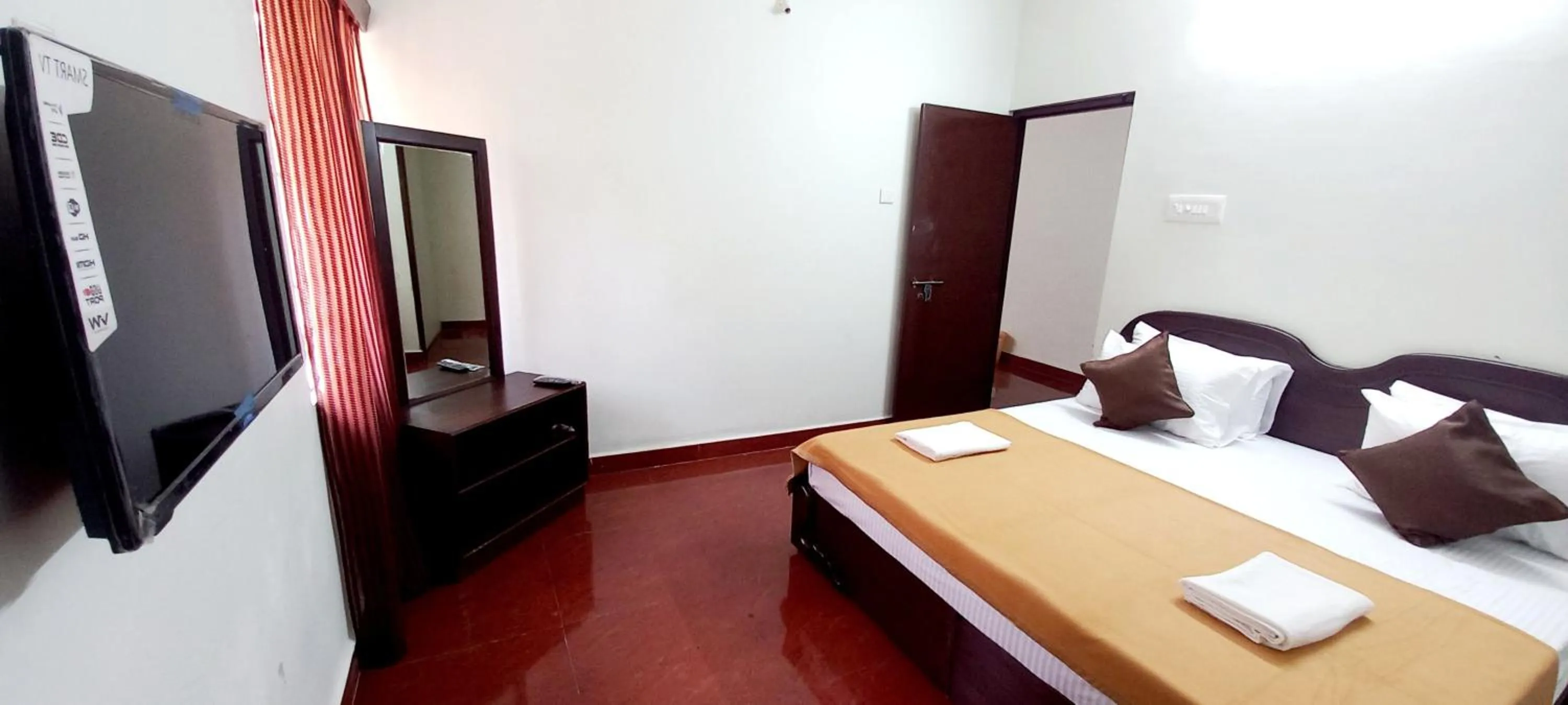 Communal lounge/ TV room in iSTAYS - Loop Road, Yercaud