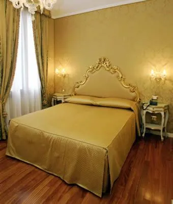 Photo of the whole room, Bed in Casa Pisani Canal