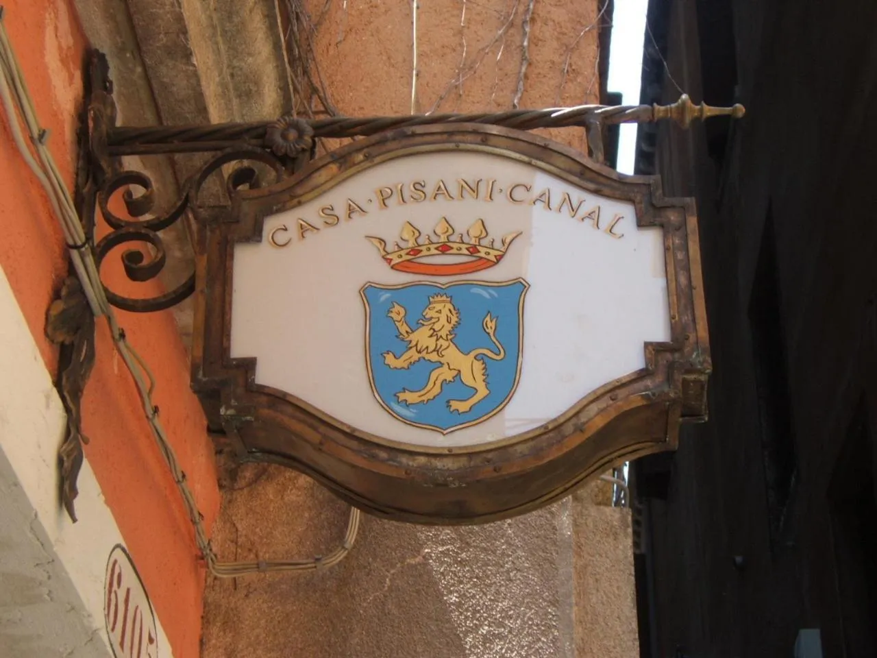 Facade/entrance in Casa Pisani Canal