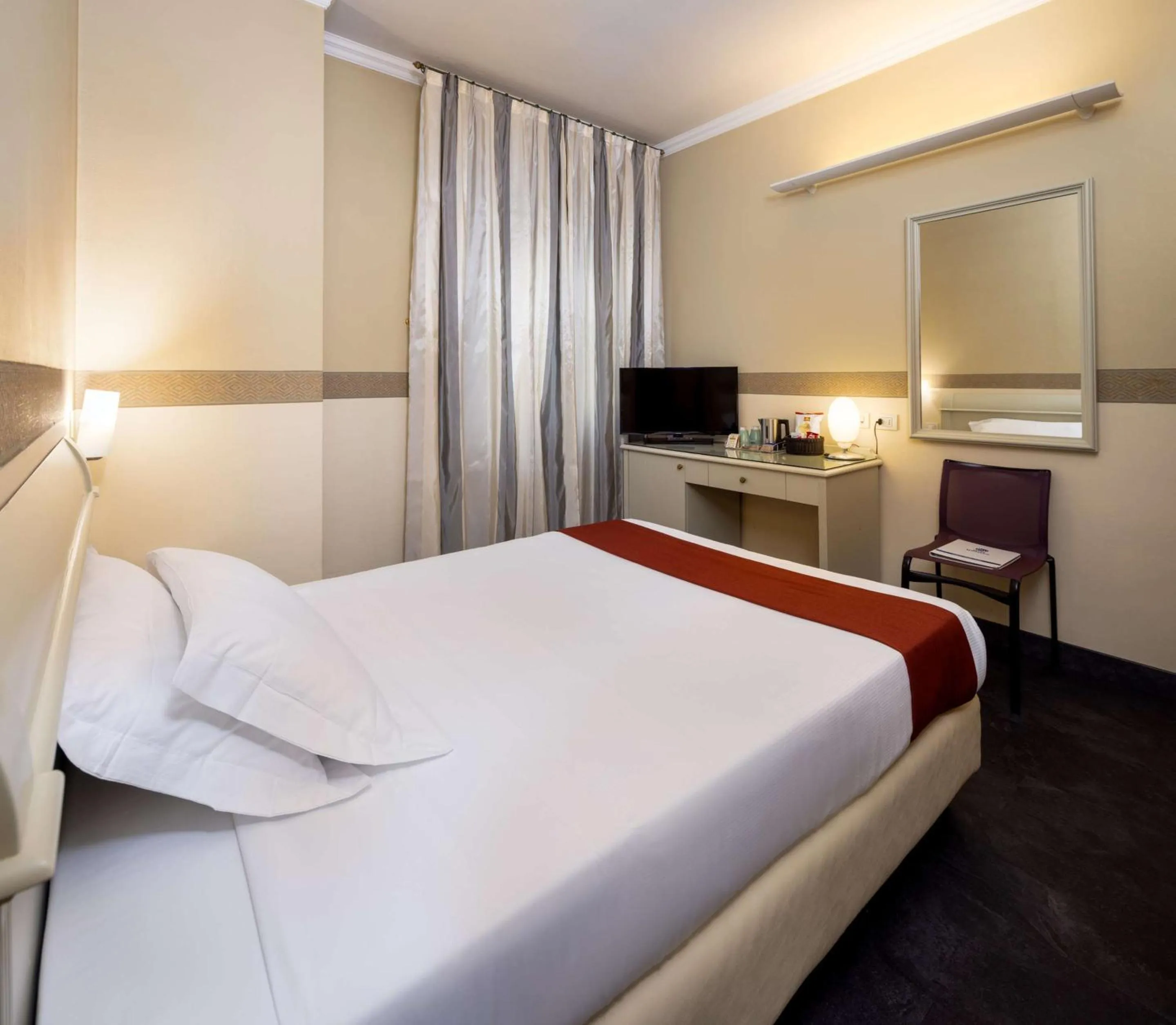 Bedroom, Bed in Best Western Hotel Major