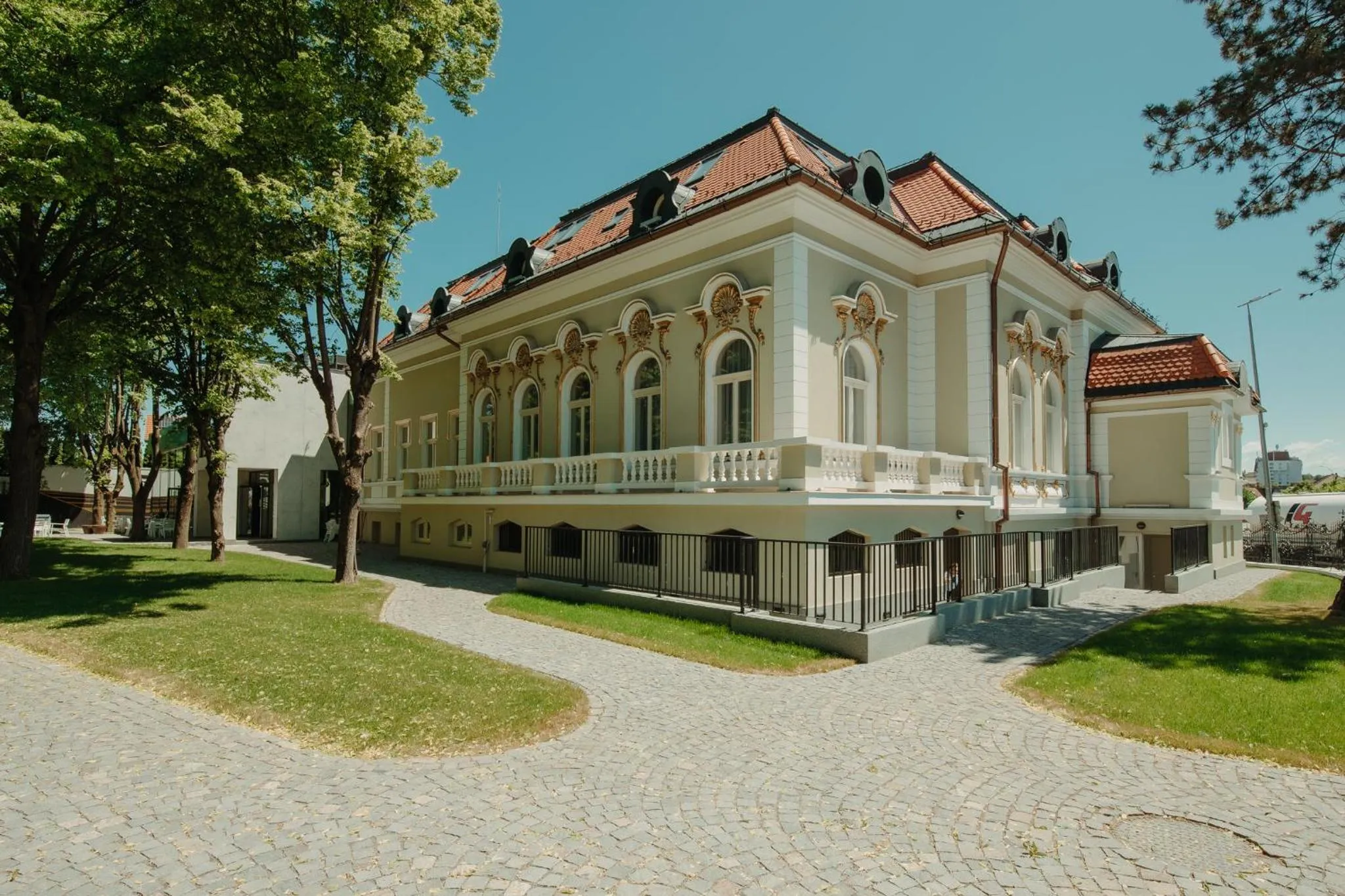 Property building in Boutique Hotel Cocosul de Aur