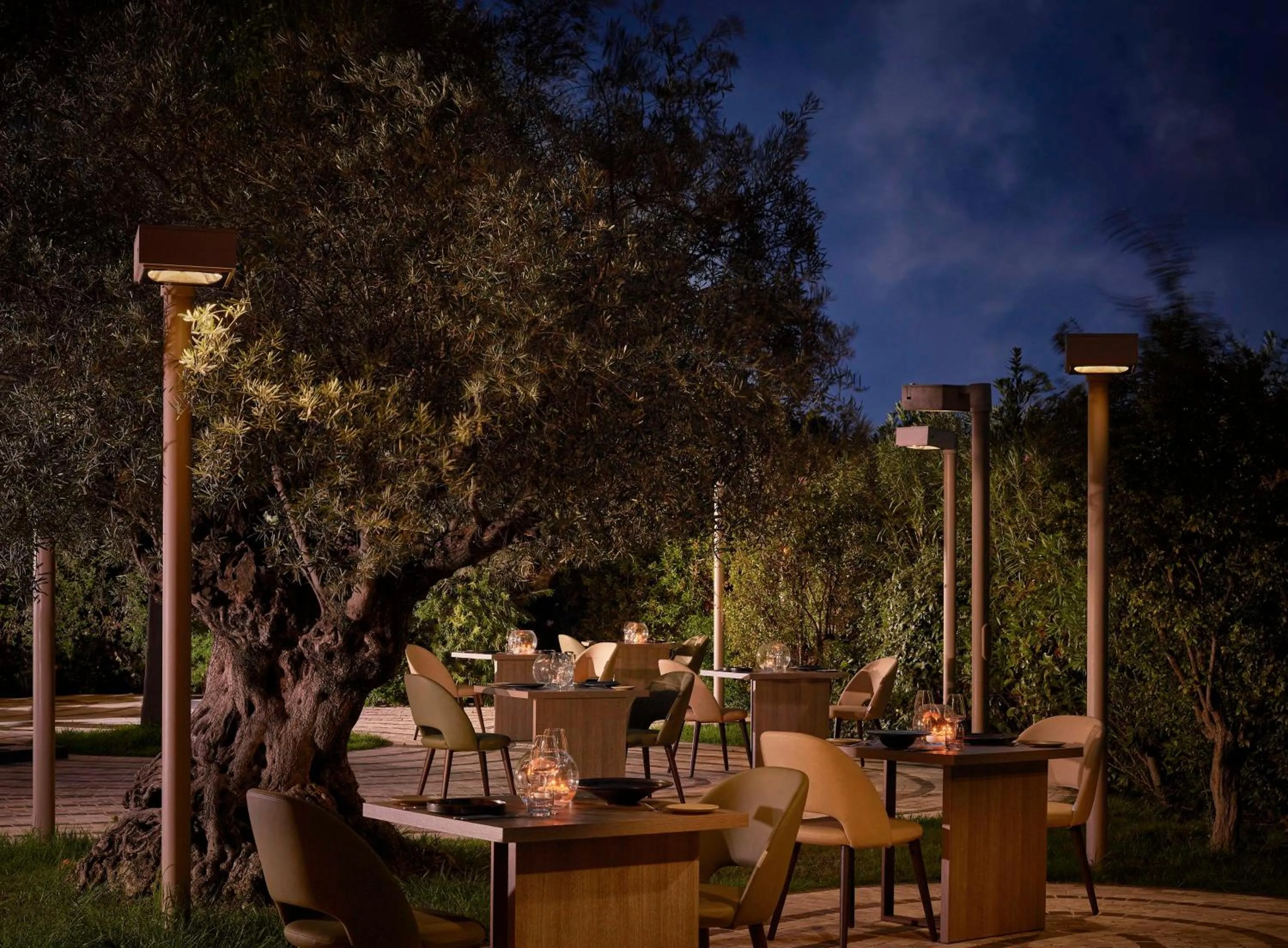 Restaurant/places to eat in Baia Di Chia Resort Sardinia, Curio Collection By Hilton