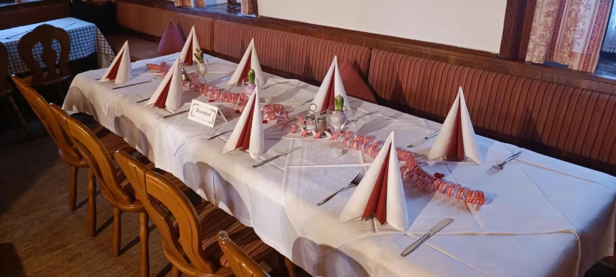 Restaurant/places to eat in Landhotel Jägerhof