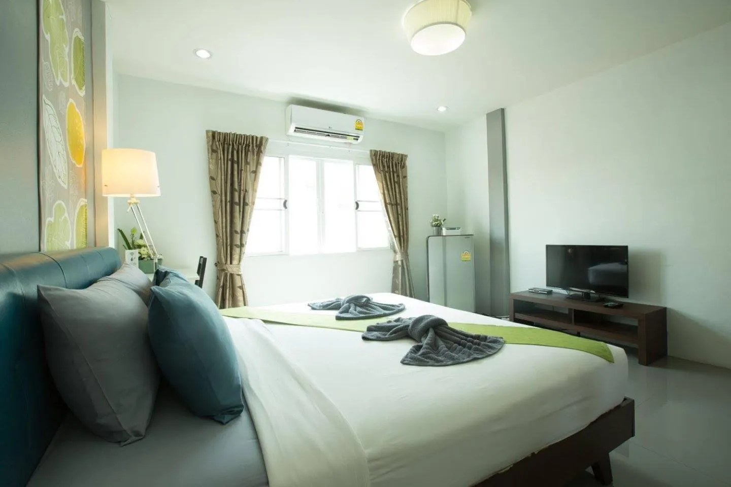 Property building, Bed in White Monkey Guesthouse