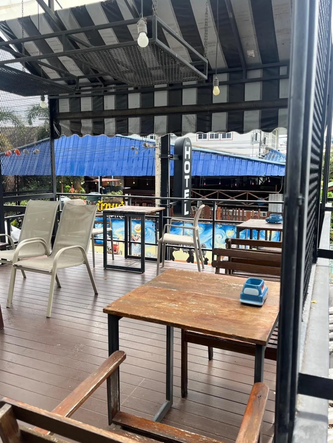 Restaurant/places to eat in White Monkey Guesthouse