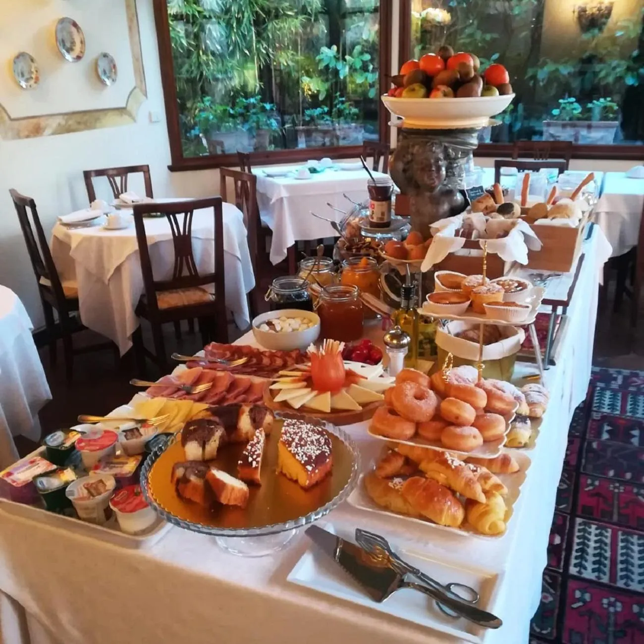 Buffet breakfast in Hotel Santa Caterina