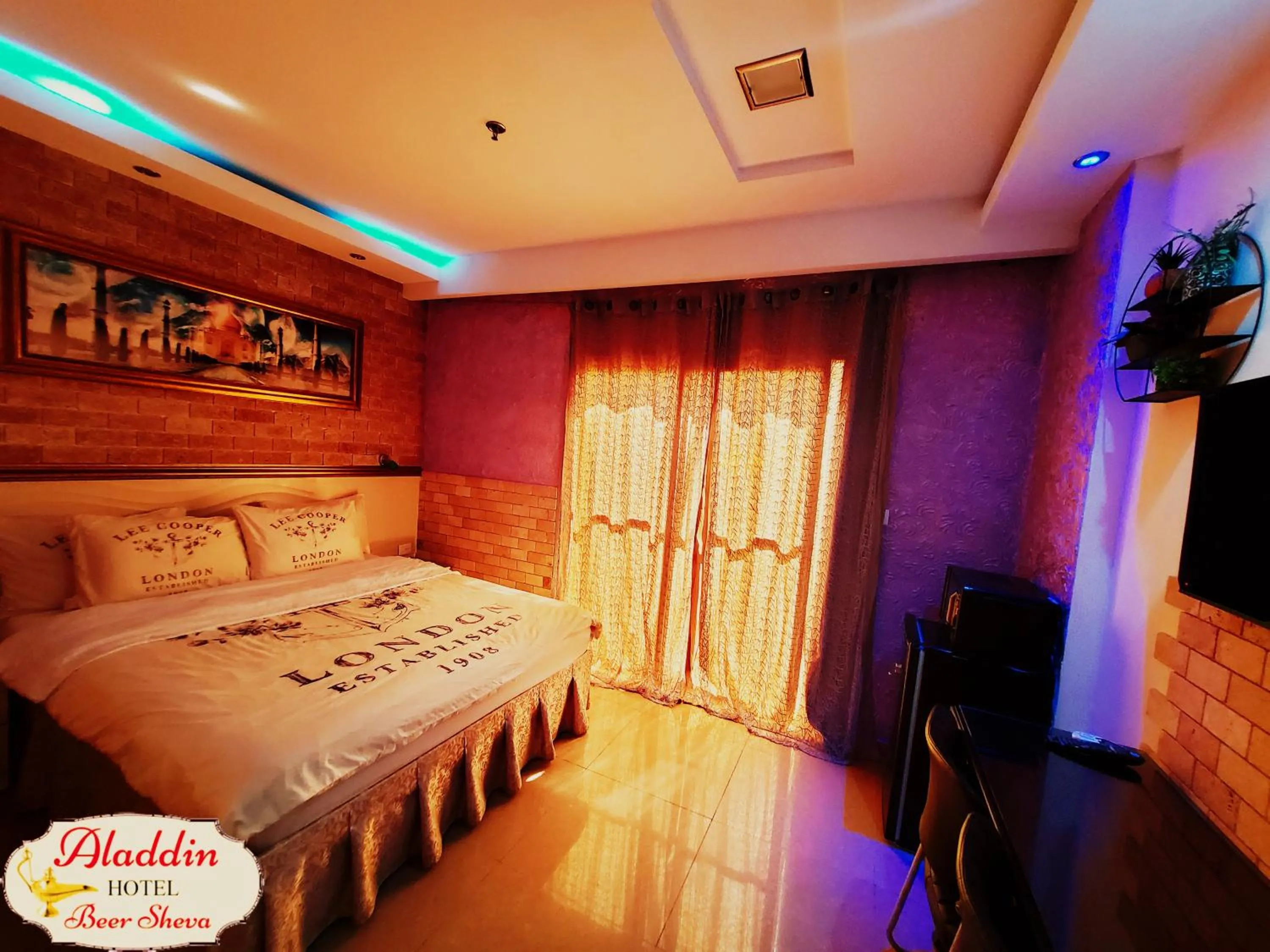 Bed in Aladdin Hotel Beer Sheva