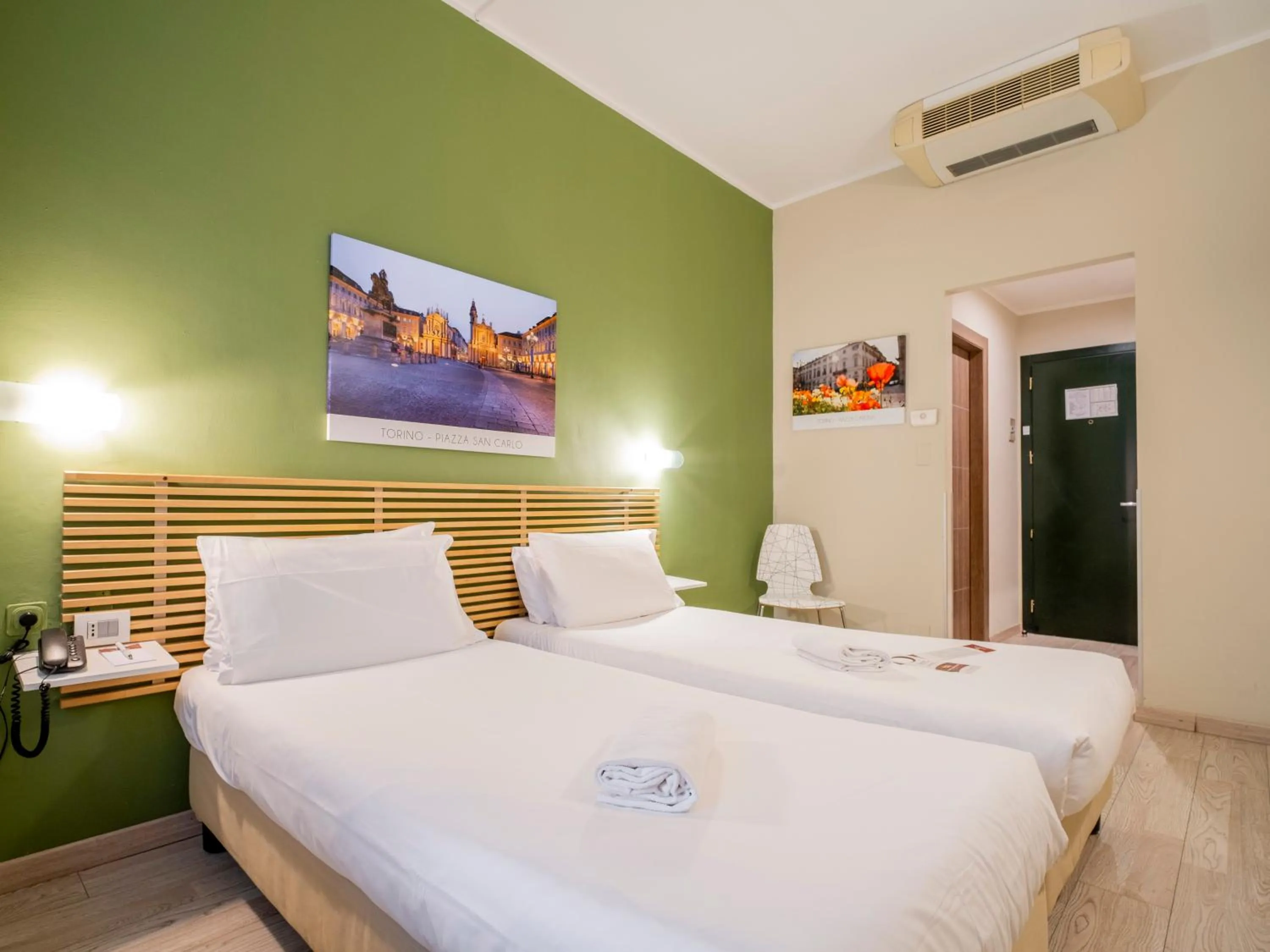 Bed in Best Quality Hotel Gran Mogol