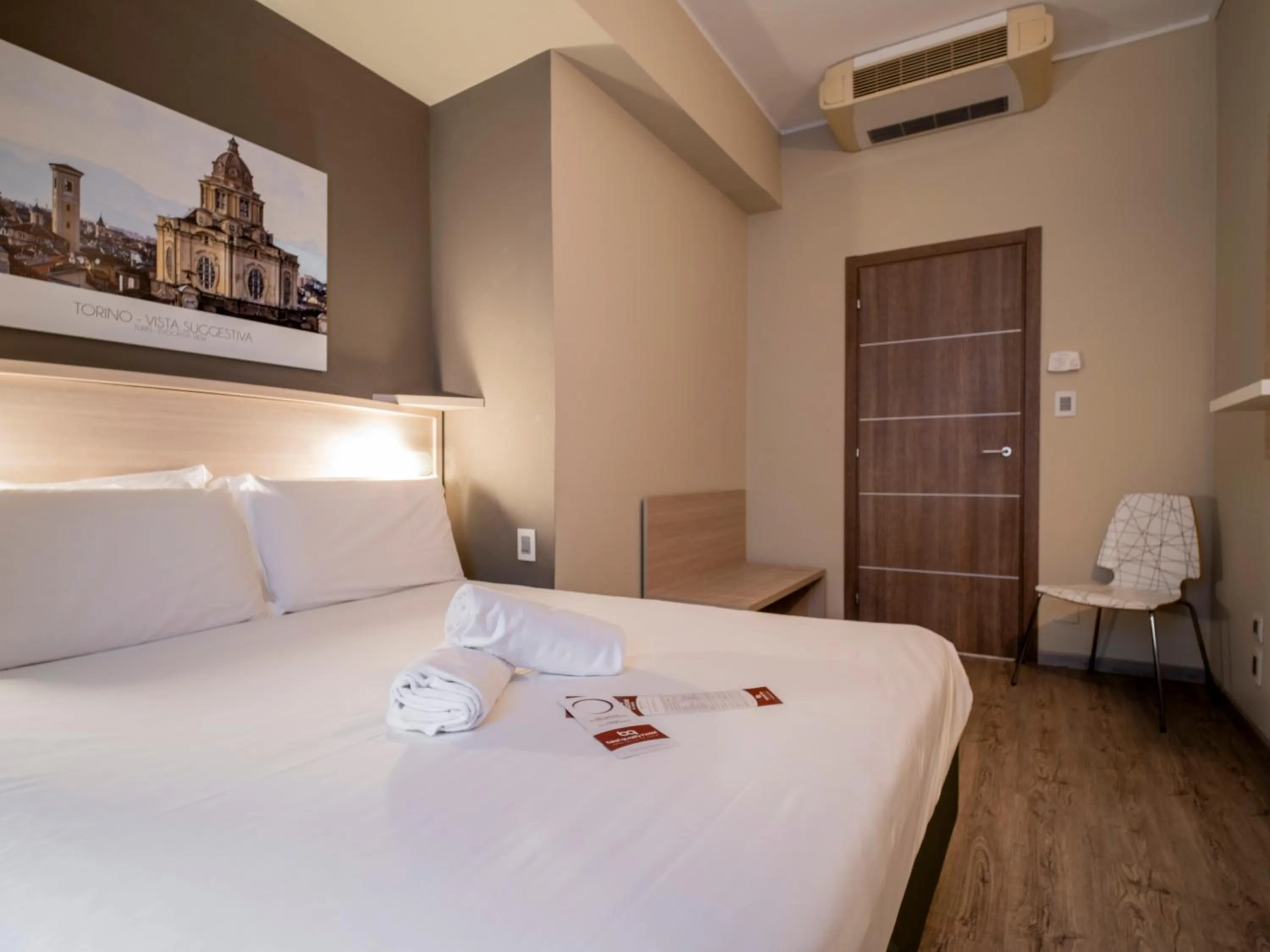 Bed in Best Quality Hotel Gran Mogol