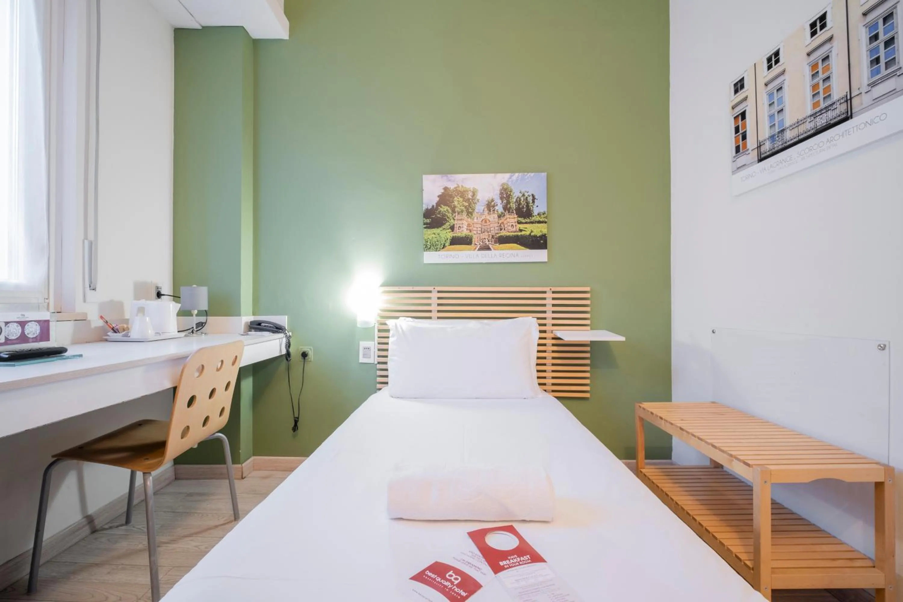 Bed in Best Quality Hotel Gran Mogol