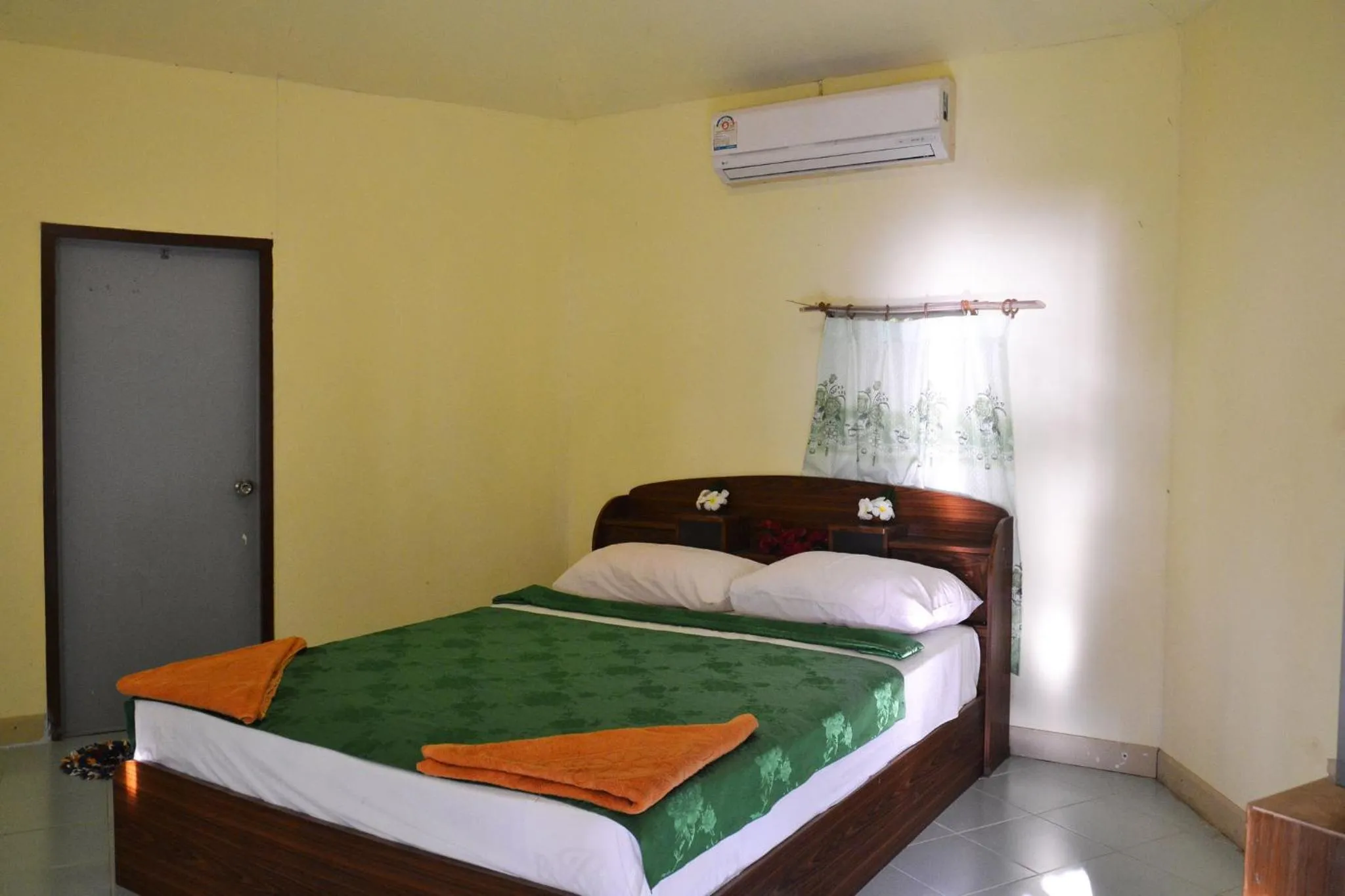 Bed in Racha Sunset Resort