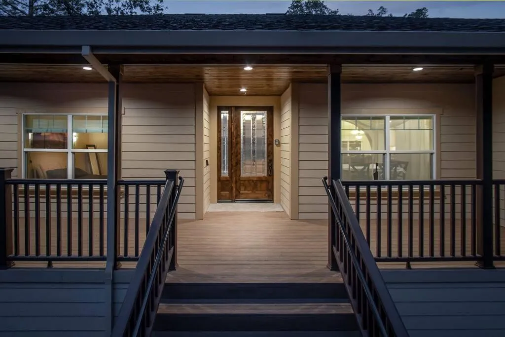 New Luxury 5BR Cabin in Pine Mountain Lake! 1 Minute to Beach! Massage Chair! Close to Yosemite! Perfect for Retreats and Escapes All Seasons!