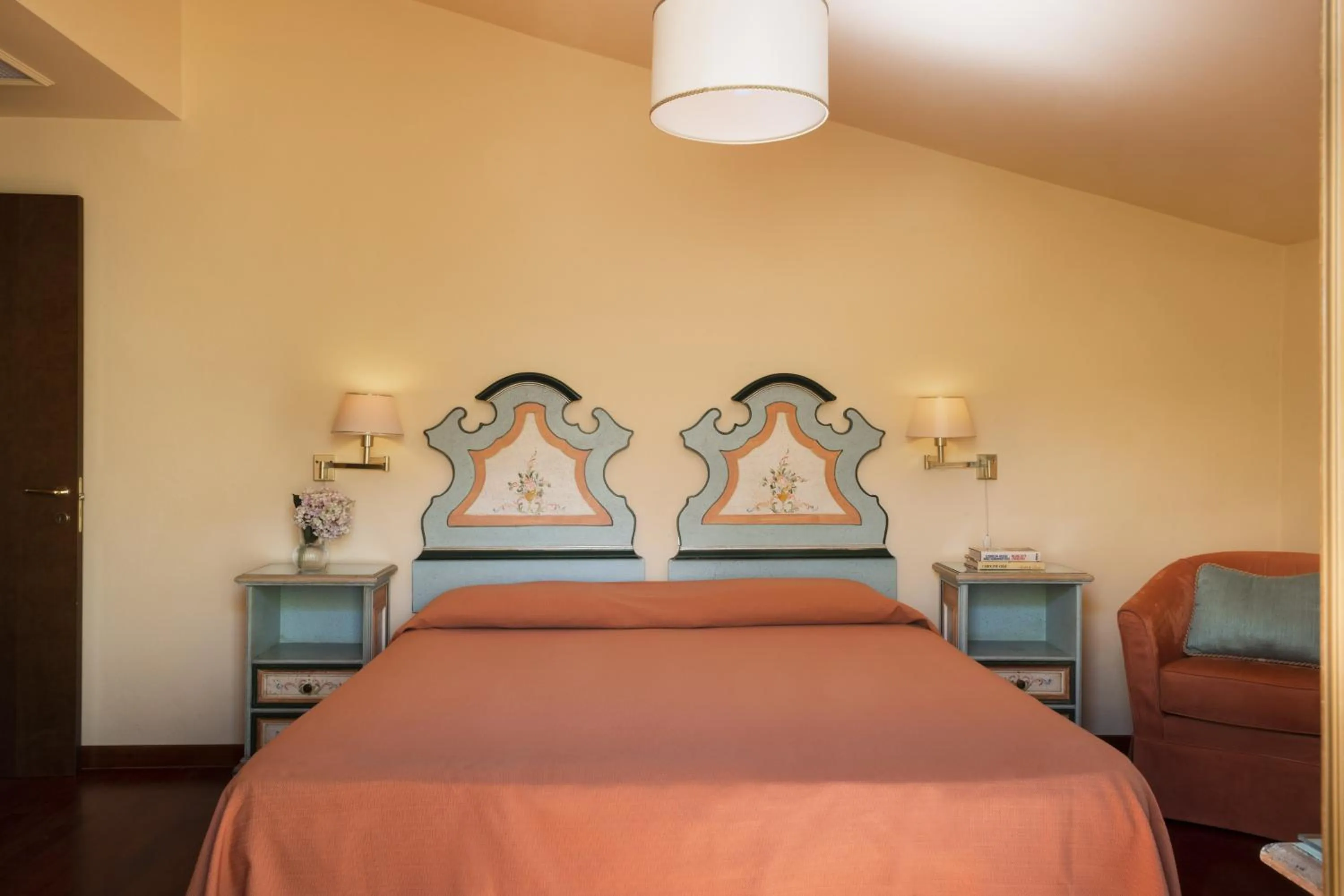 Bed in Hotel Parma e Oriente Wellness & Spa