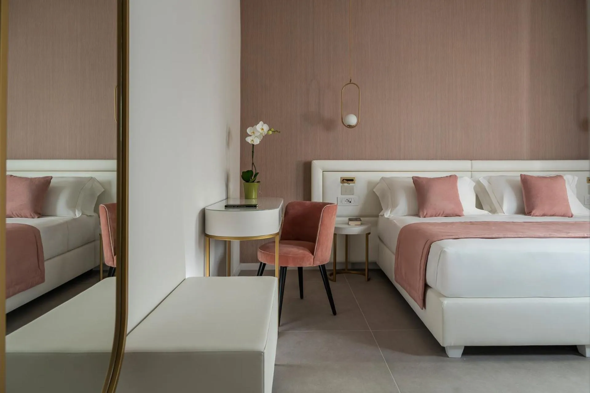 Seating area, Bed in Hotel Parma e Oriente Wellness & Spa