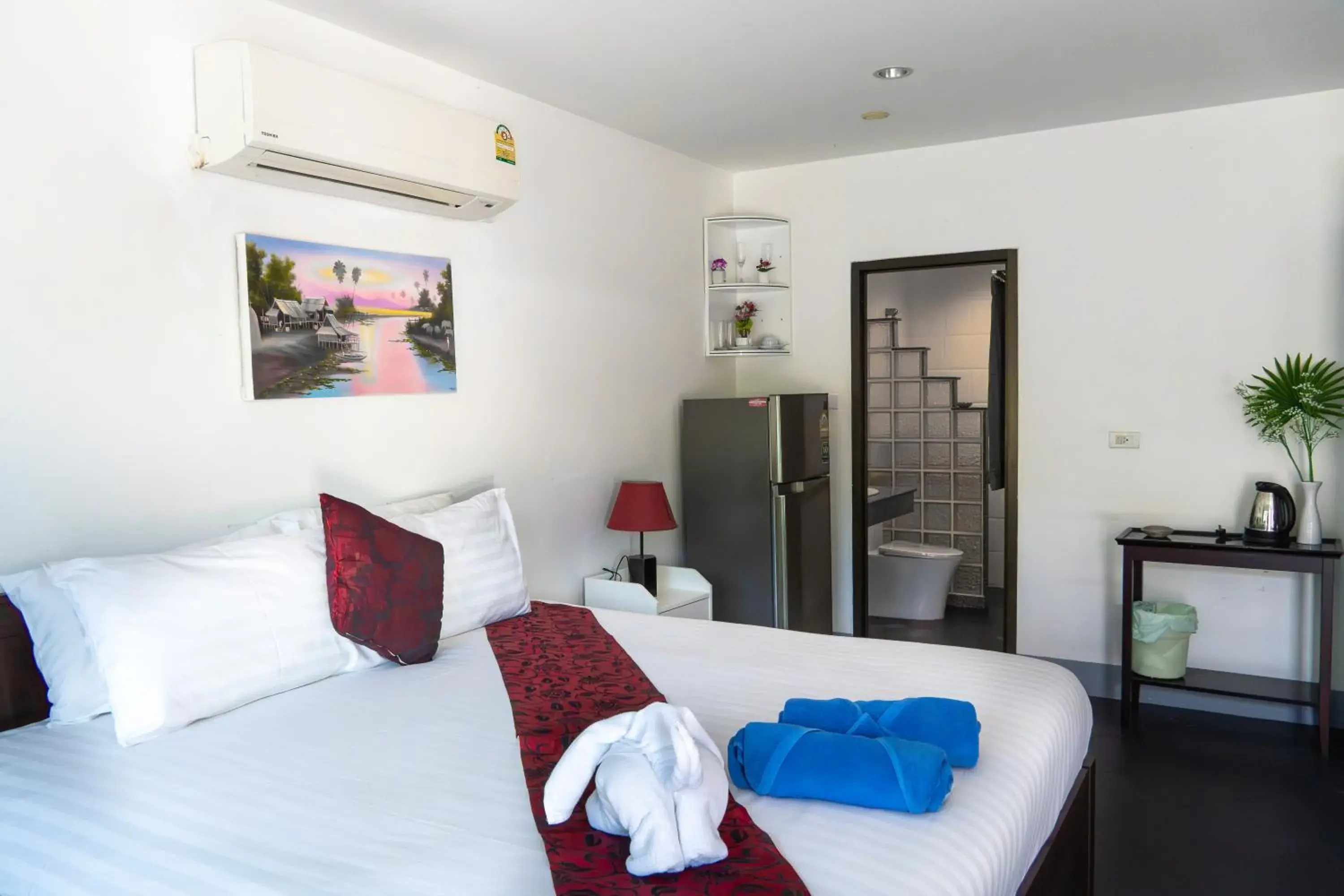 Superior King Room in Deng's kamala beach Guesthouse Superior King Room in Deng's kamala beach Guesthouse