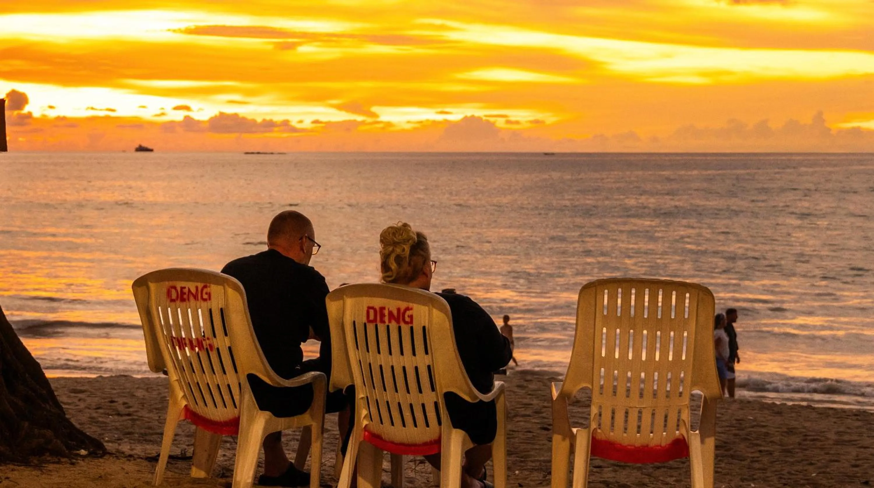 Restaurant/places to eat in Deng's kamala beach Guesthouse