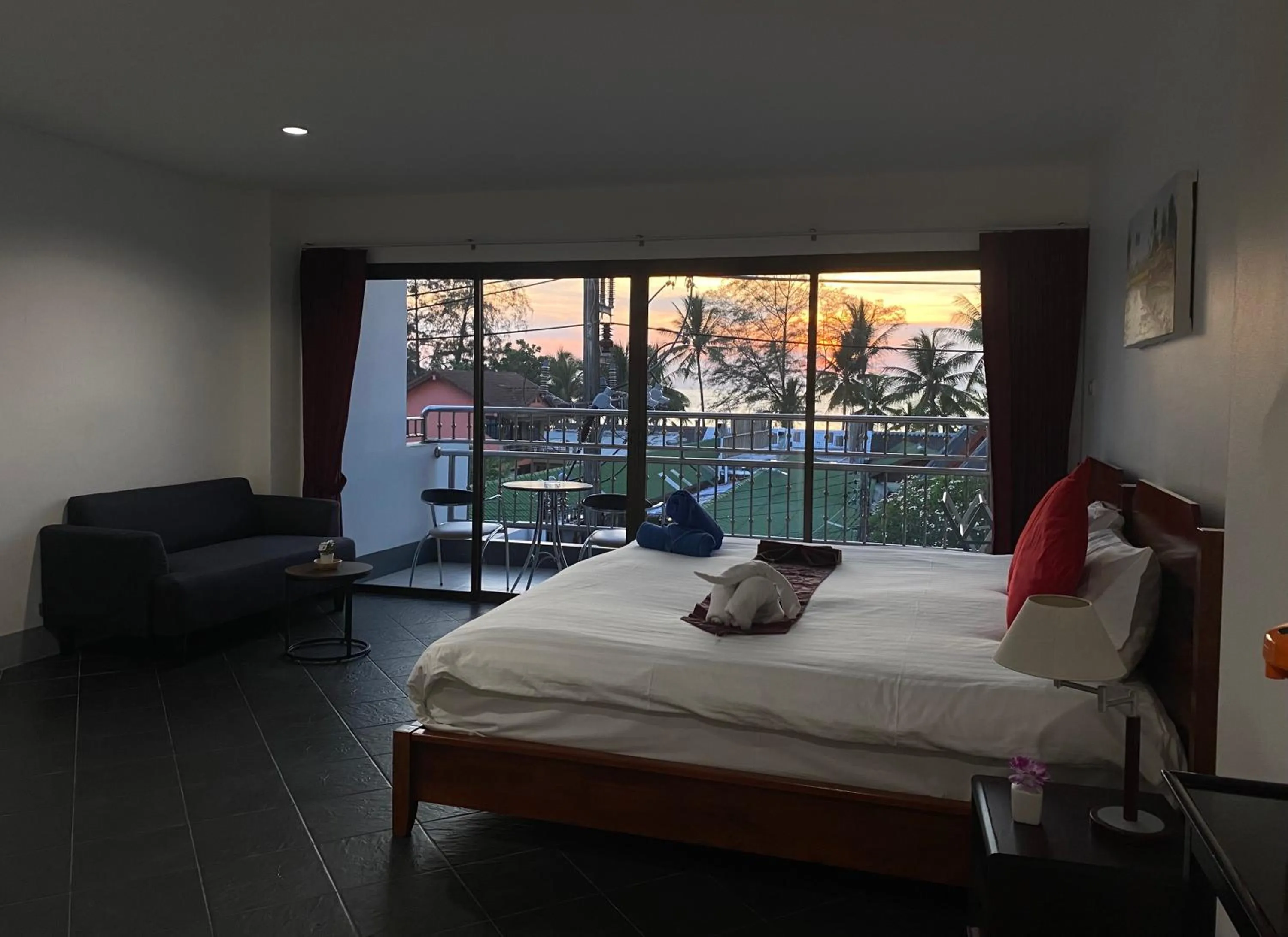 Bedroom, Bed in Deng's kamala beach Guesthouse