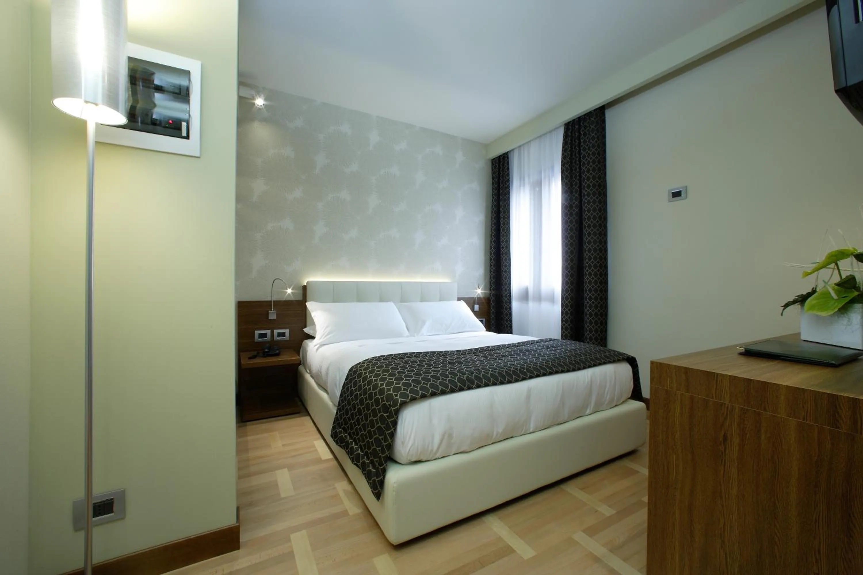 Photo of the whole room, Bed in Hotel Forte del 48