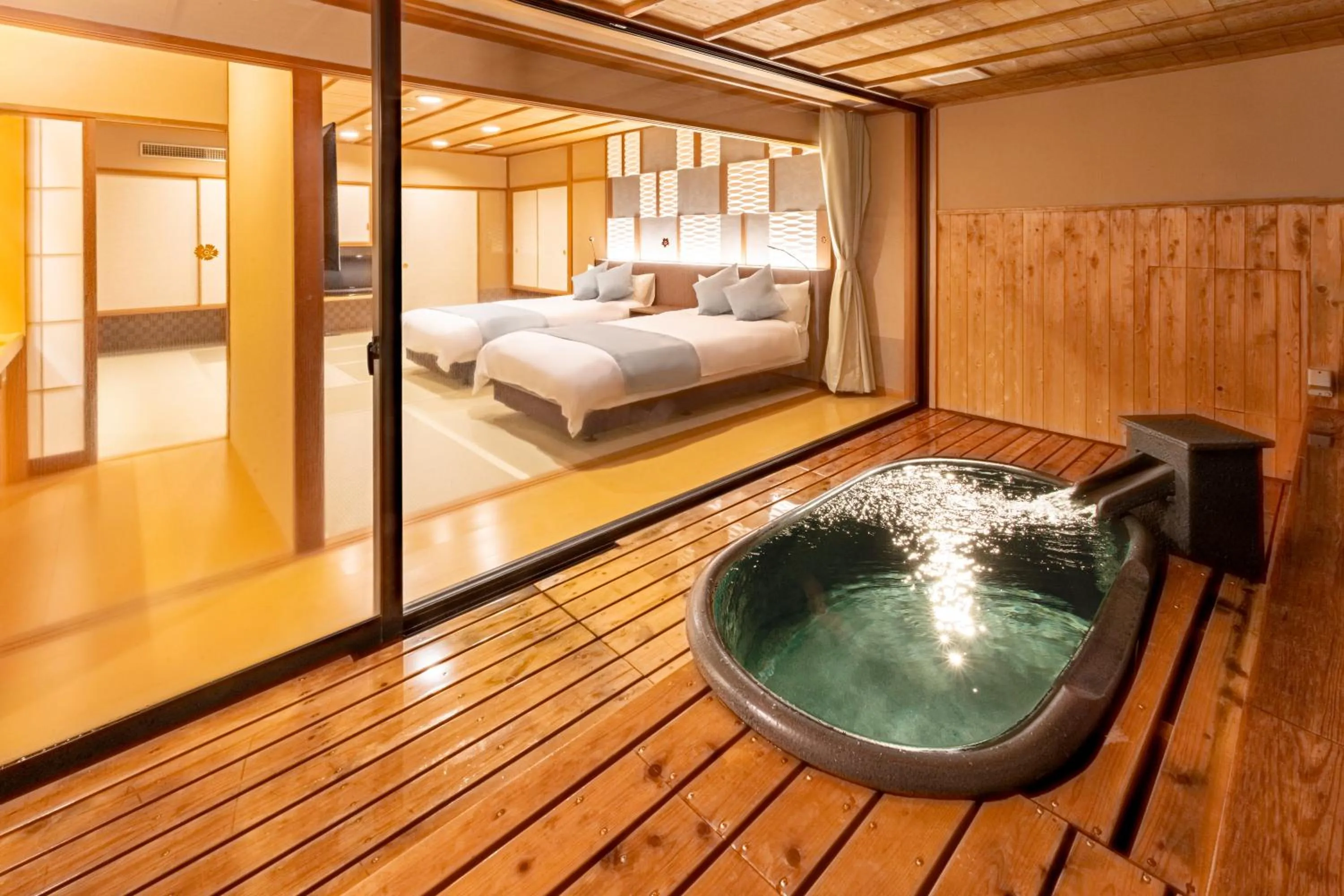 Hot Spring Bath, Bed in Hotel Keisui