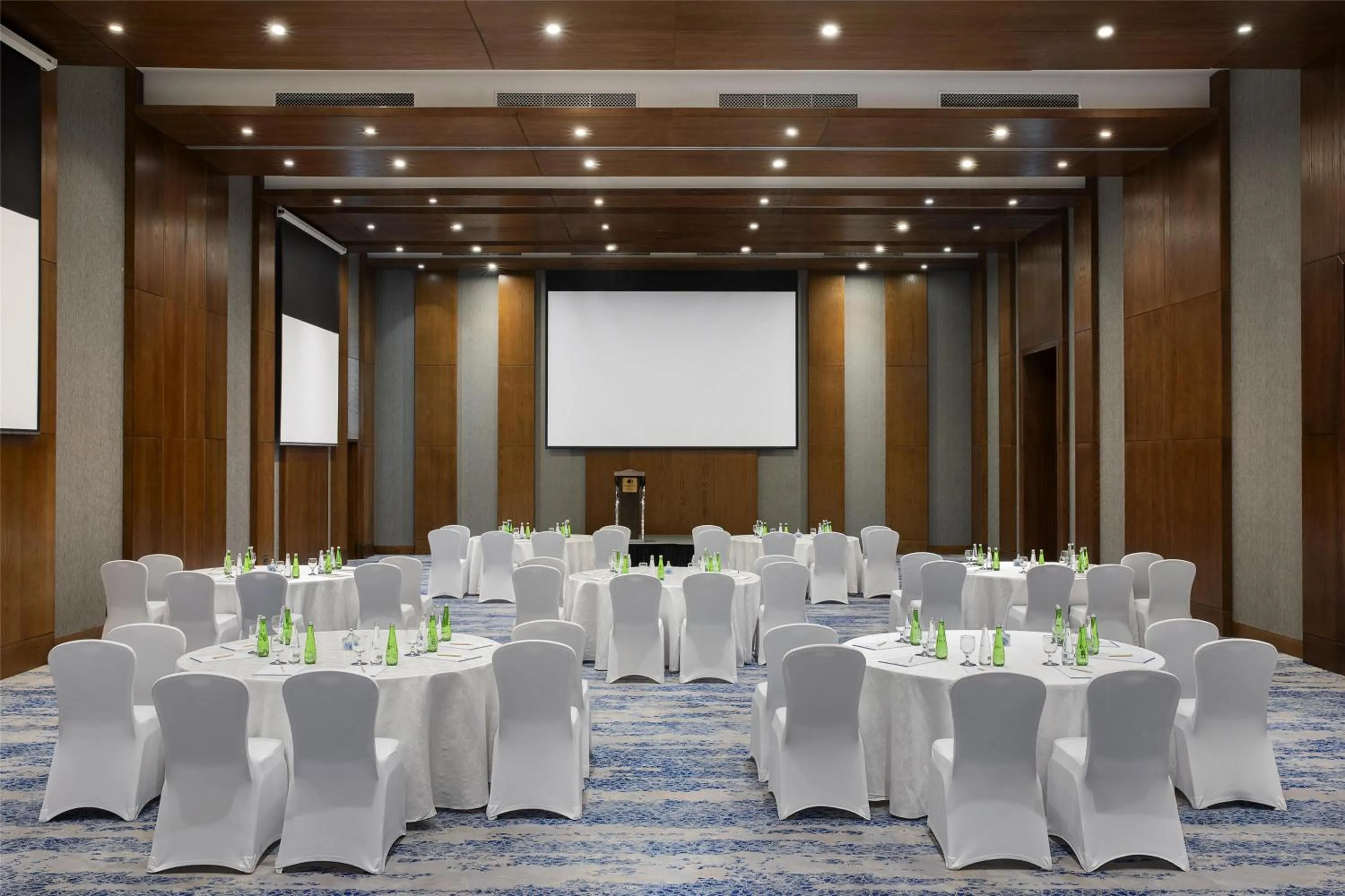 Restaurant/places to eat in DoubleTree by Hilton Resort & Spa Marjan Island