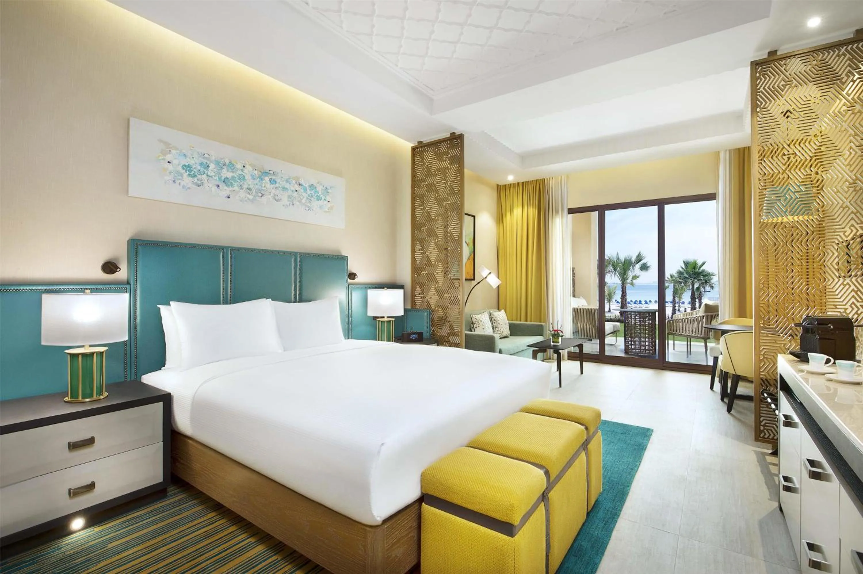 Bed in DoubleTree by Hilton Resort & Spa Marjan Island