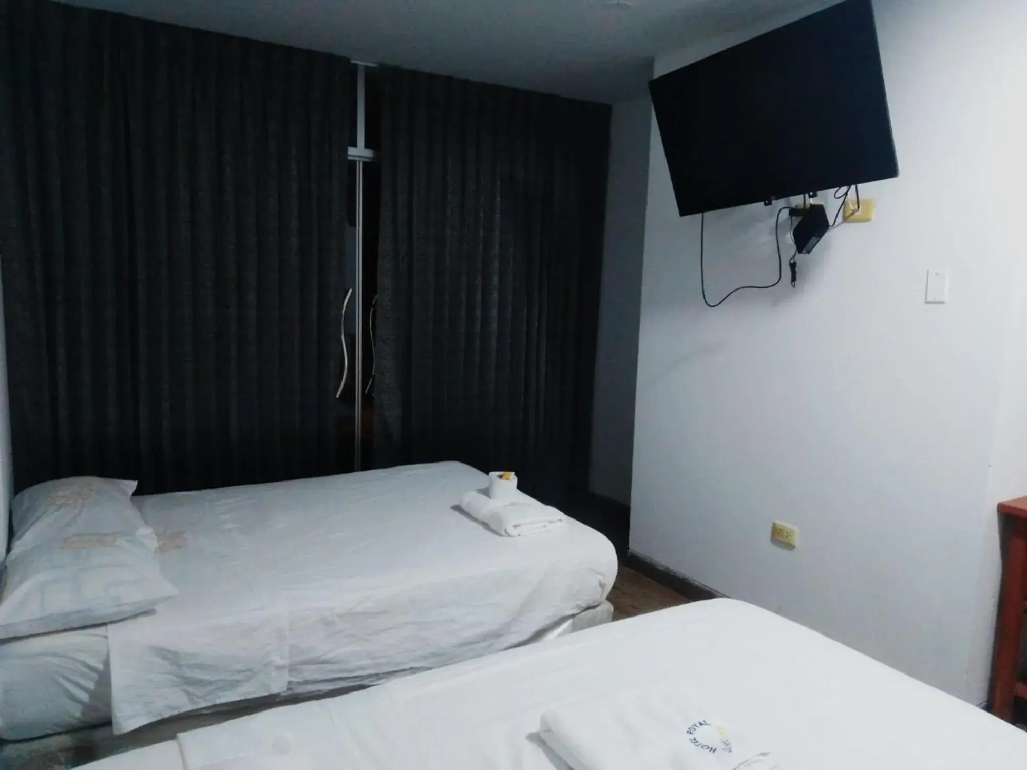 Superior Twin Room in Hotel Royal Olympic Superior Twin Room in Hotel Royal Olympic